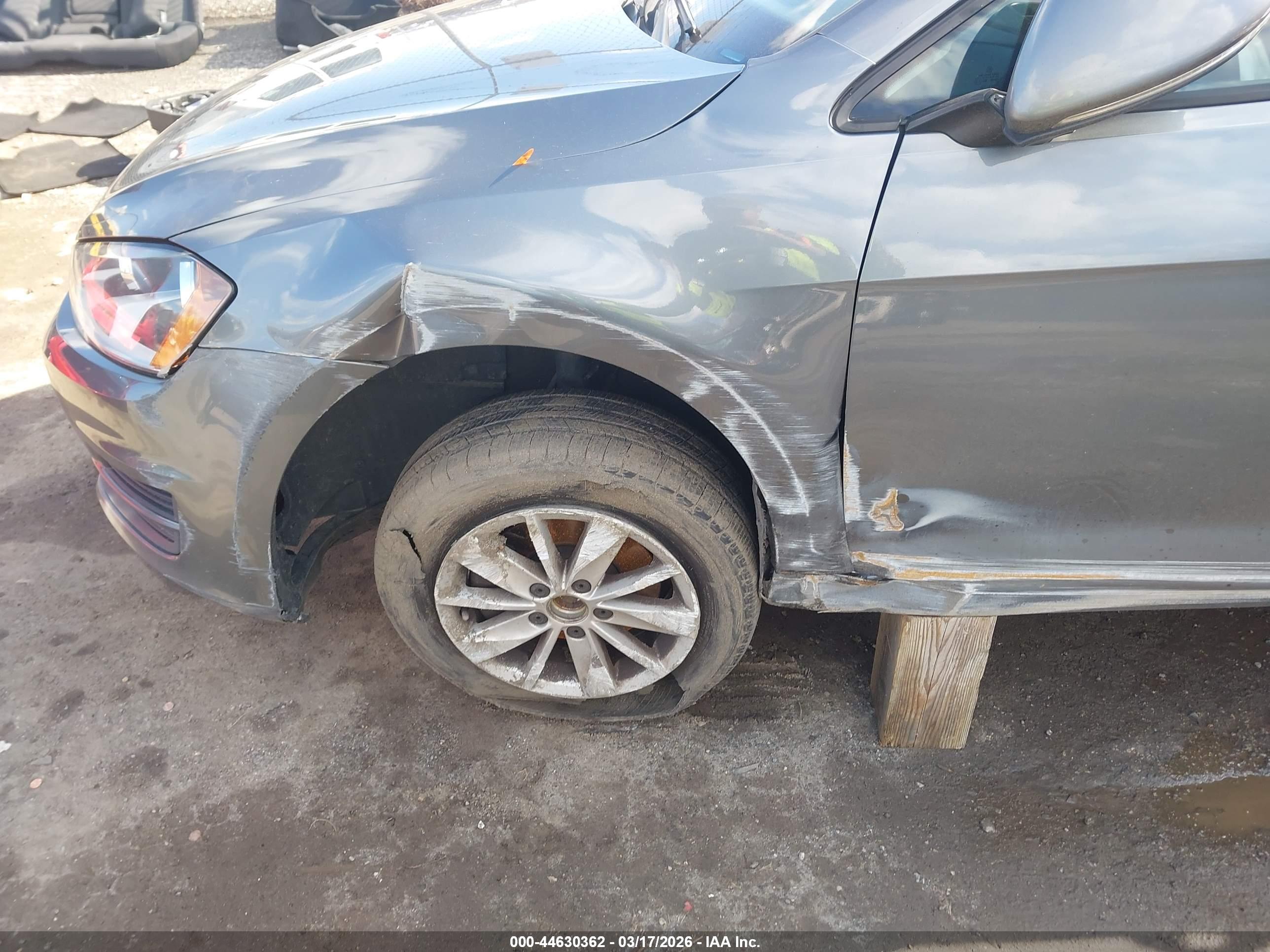 VOLKSWAGEN GOLF image 6