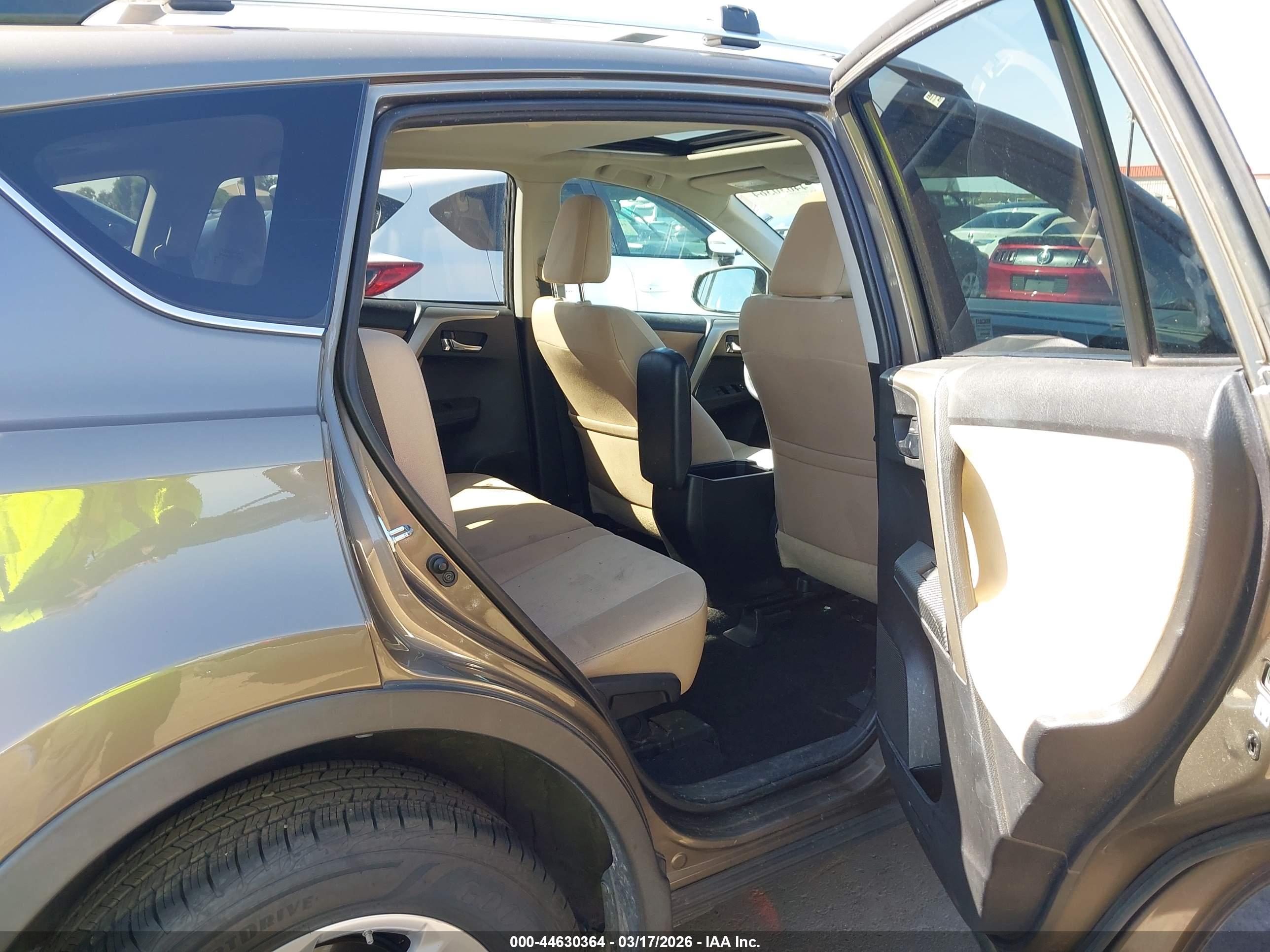 TOYOTA RAV4 image 8