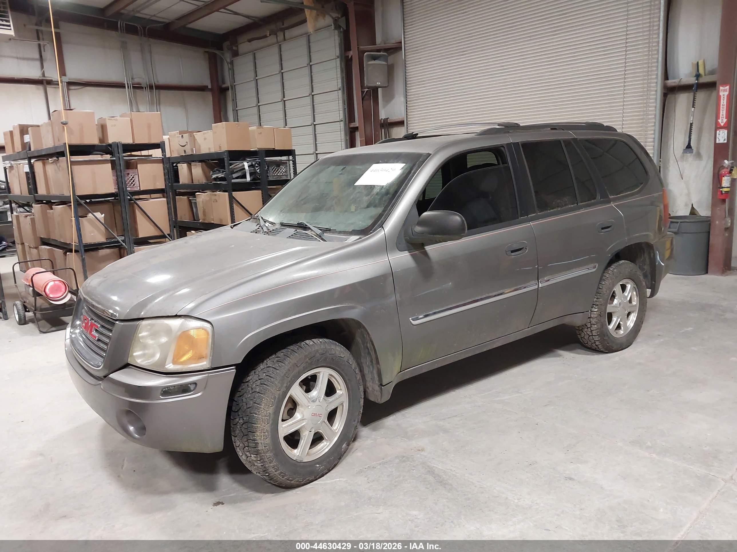 GMC ENVOY image 2