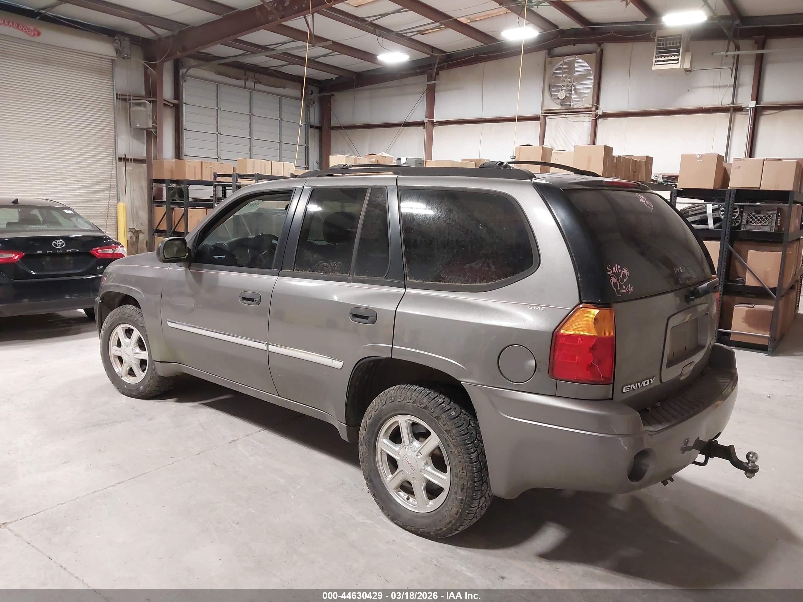 GMC ENVOY image 3