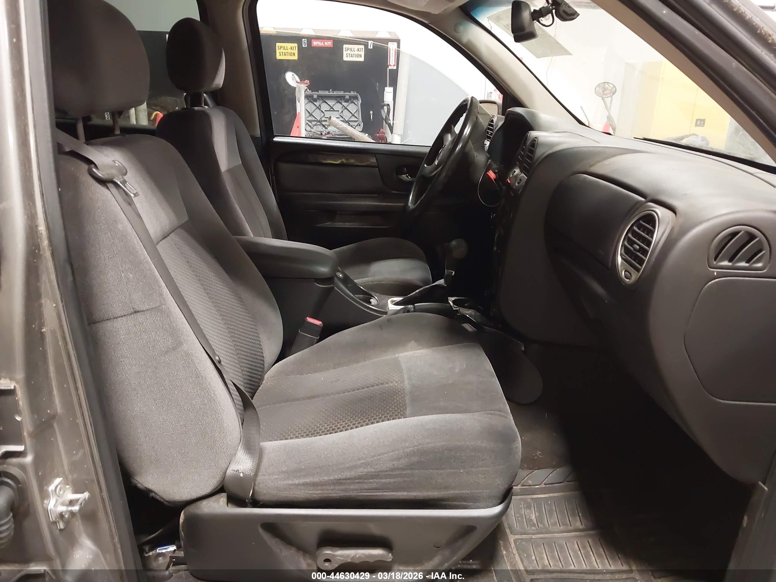 GMC ENVOY image 5