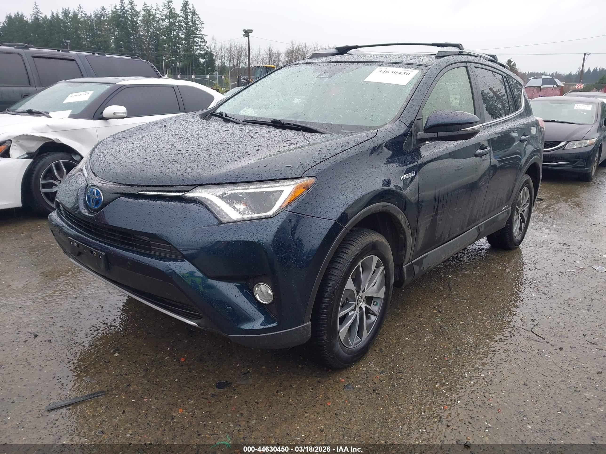 TOYOTA RAV4 image 2