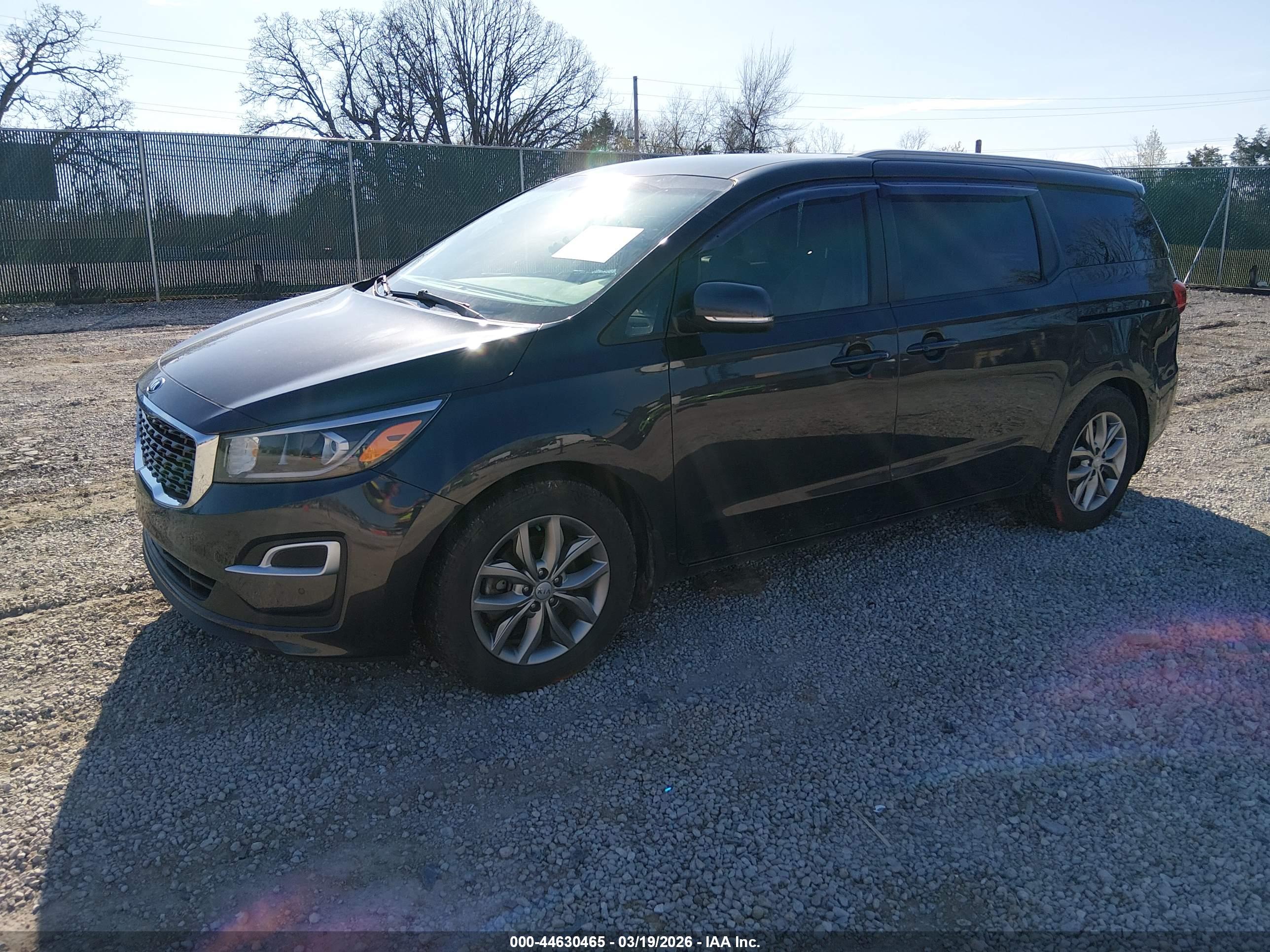 KIA SEDONA image 2