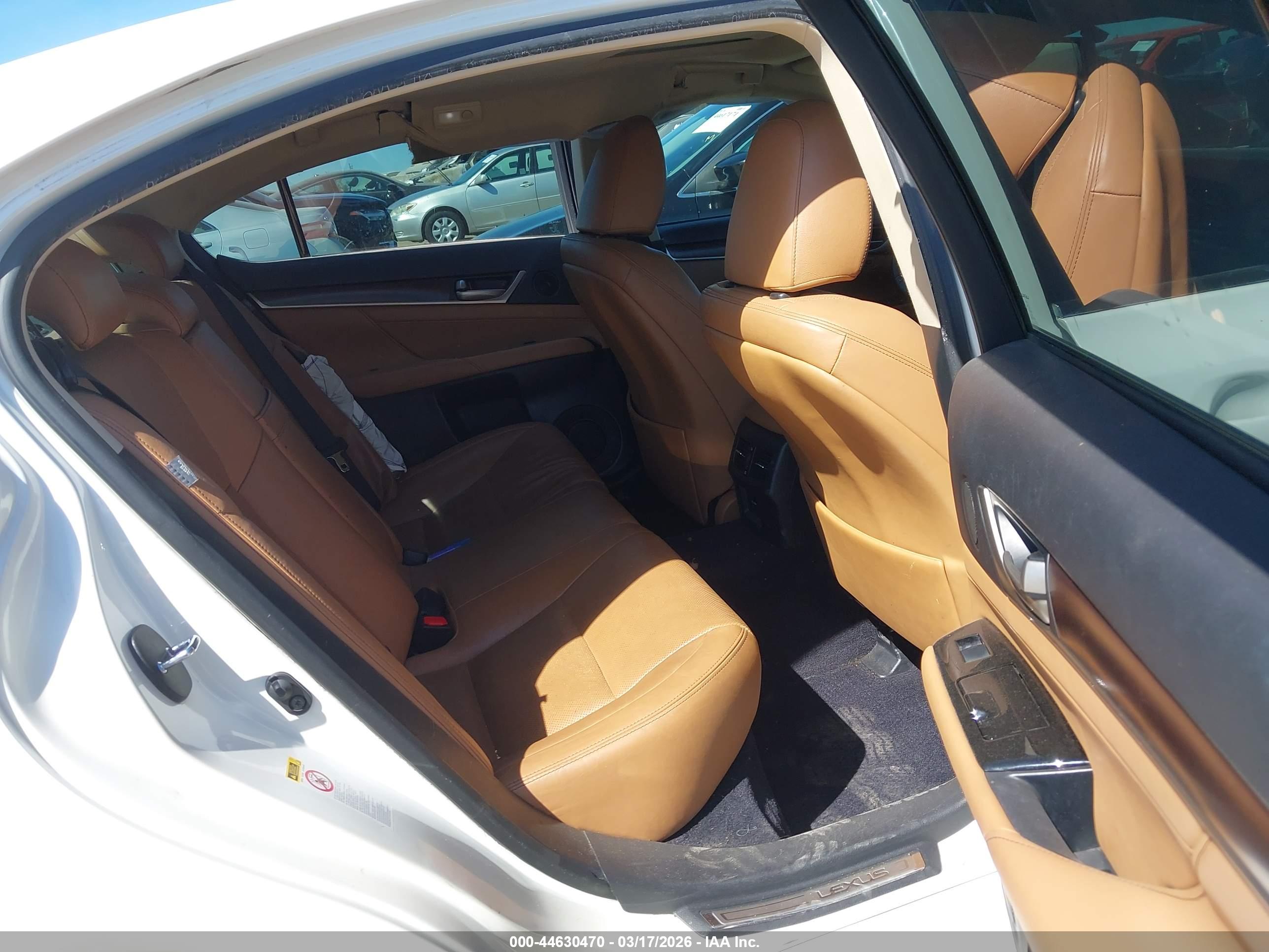 LEXUS GS image 8