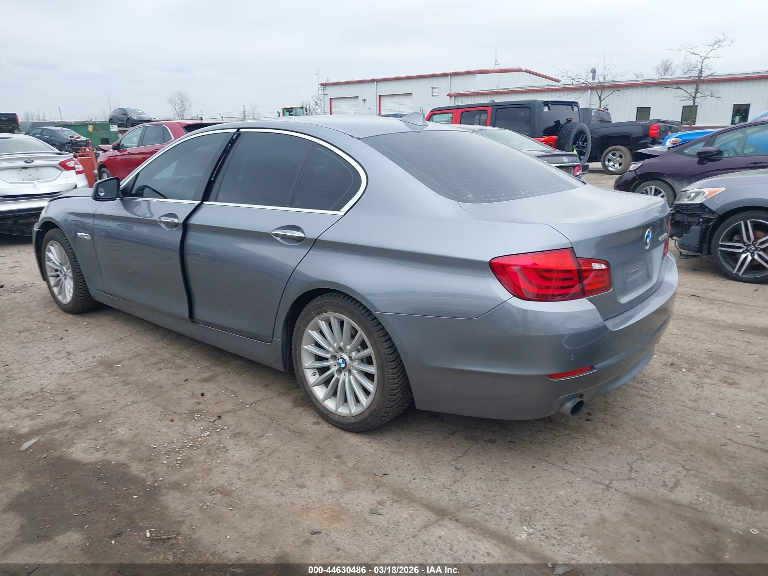 BMW 535I image 3