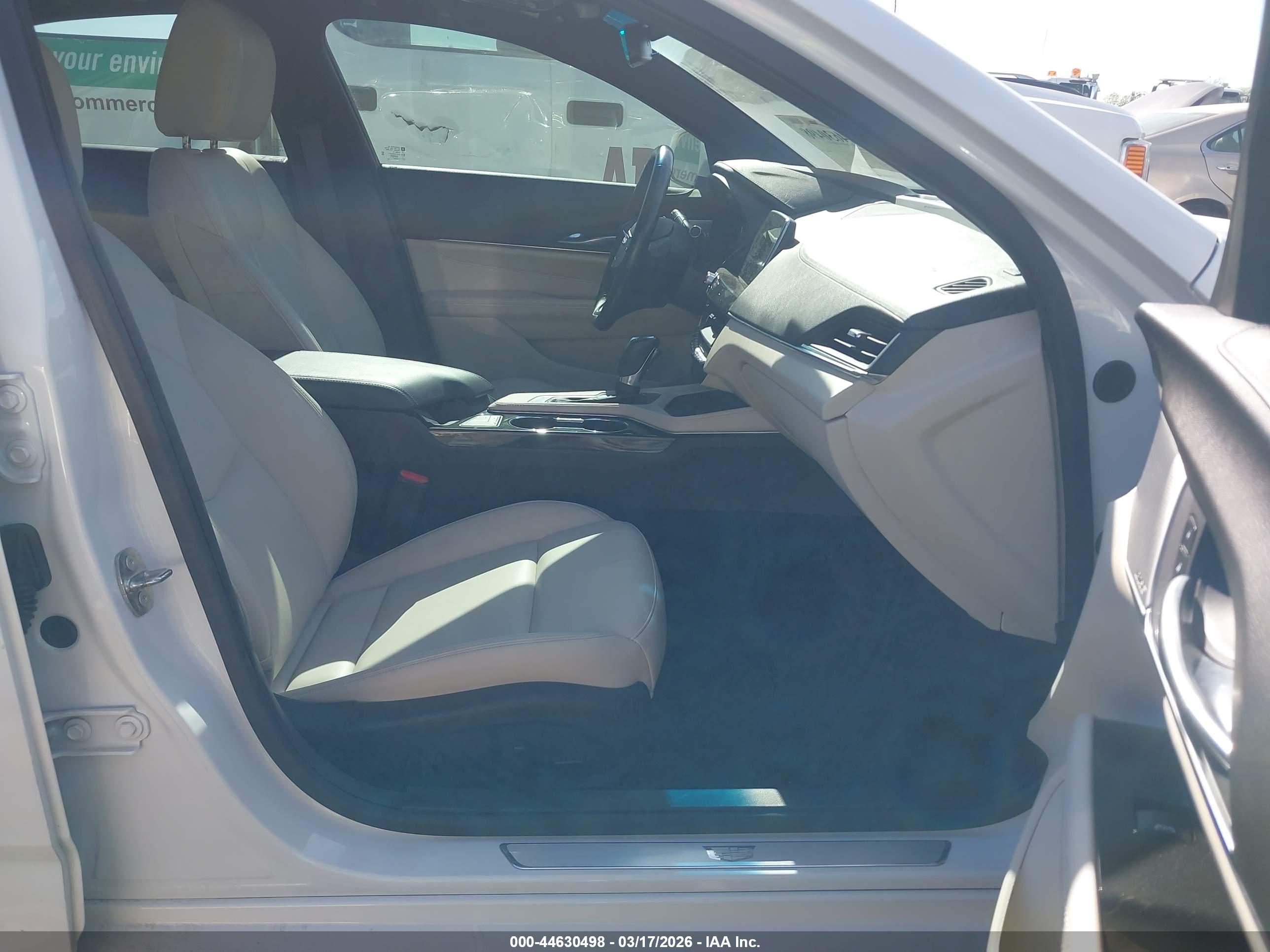 CADILLAC CT4 image 5