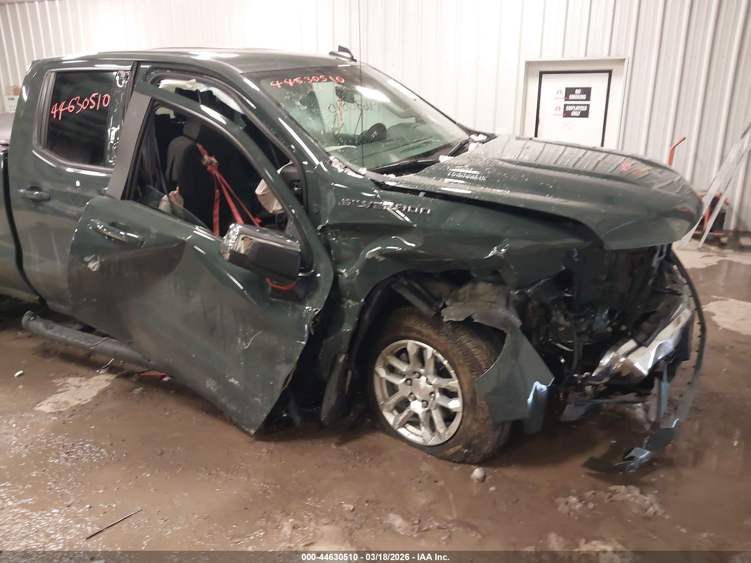 CHEVROLET SILVERADO image 6