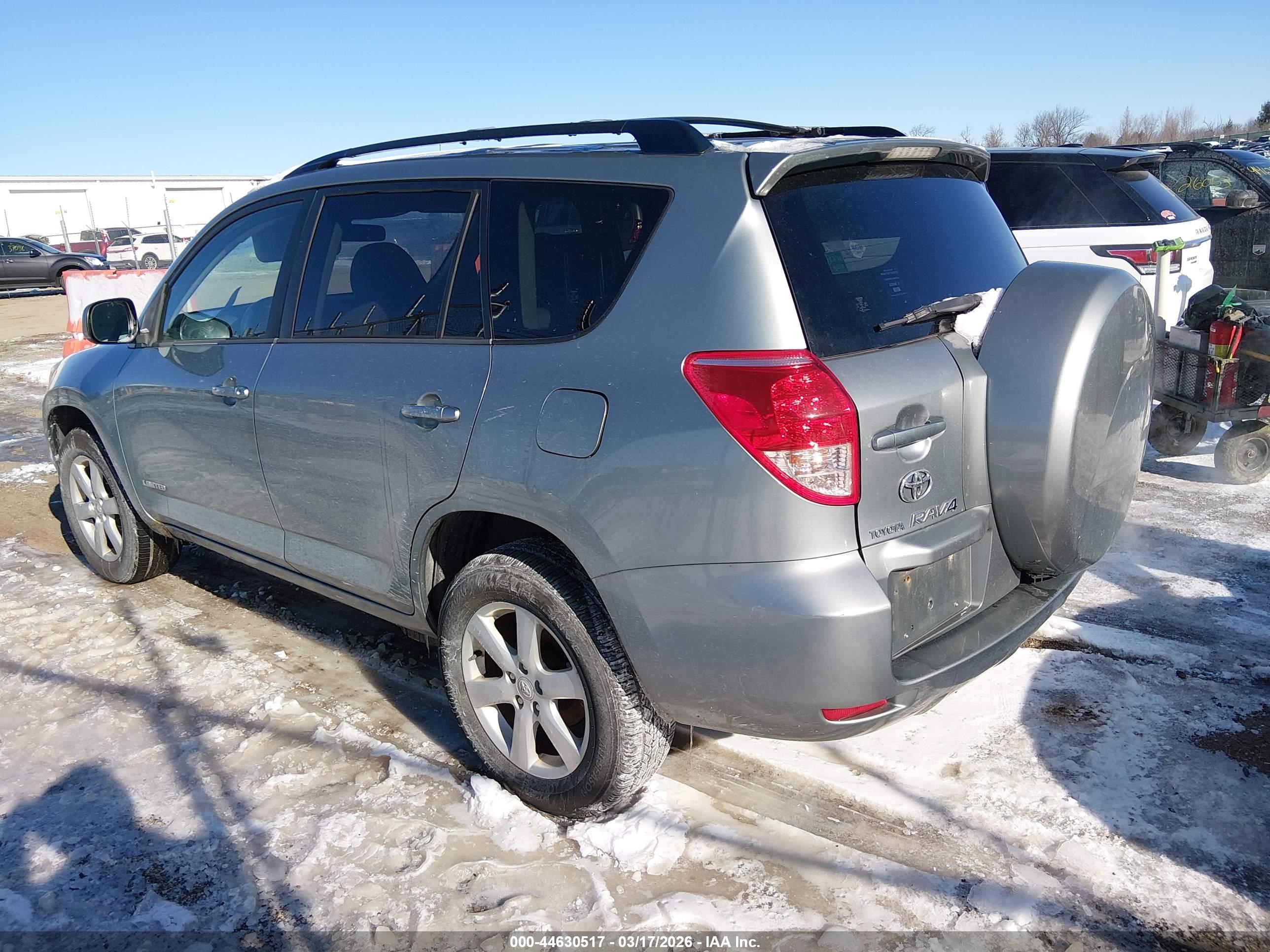 TOYOTA RAV4 image 3