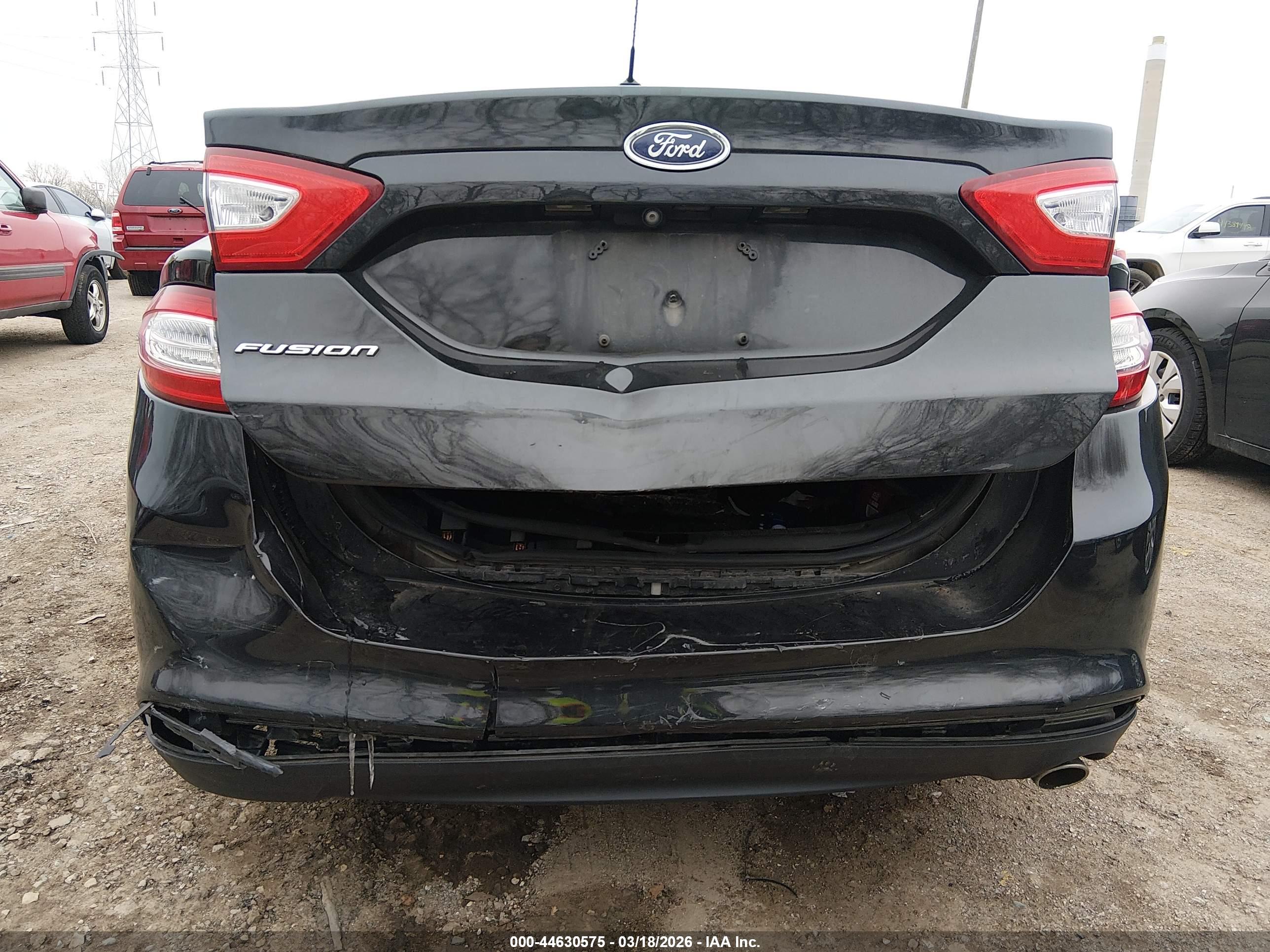 FORD FUSION image 6