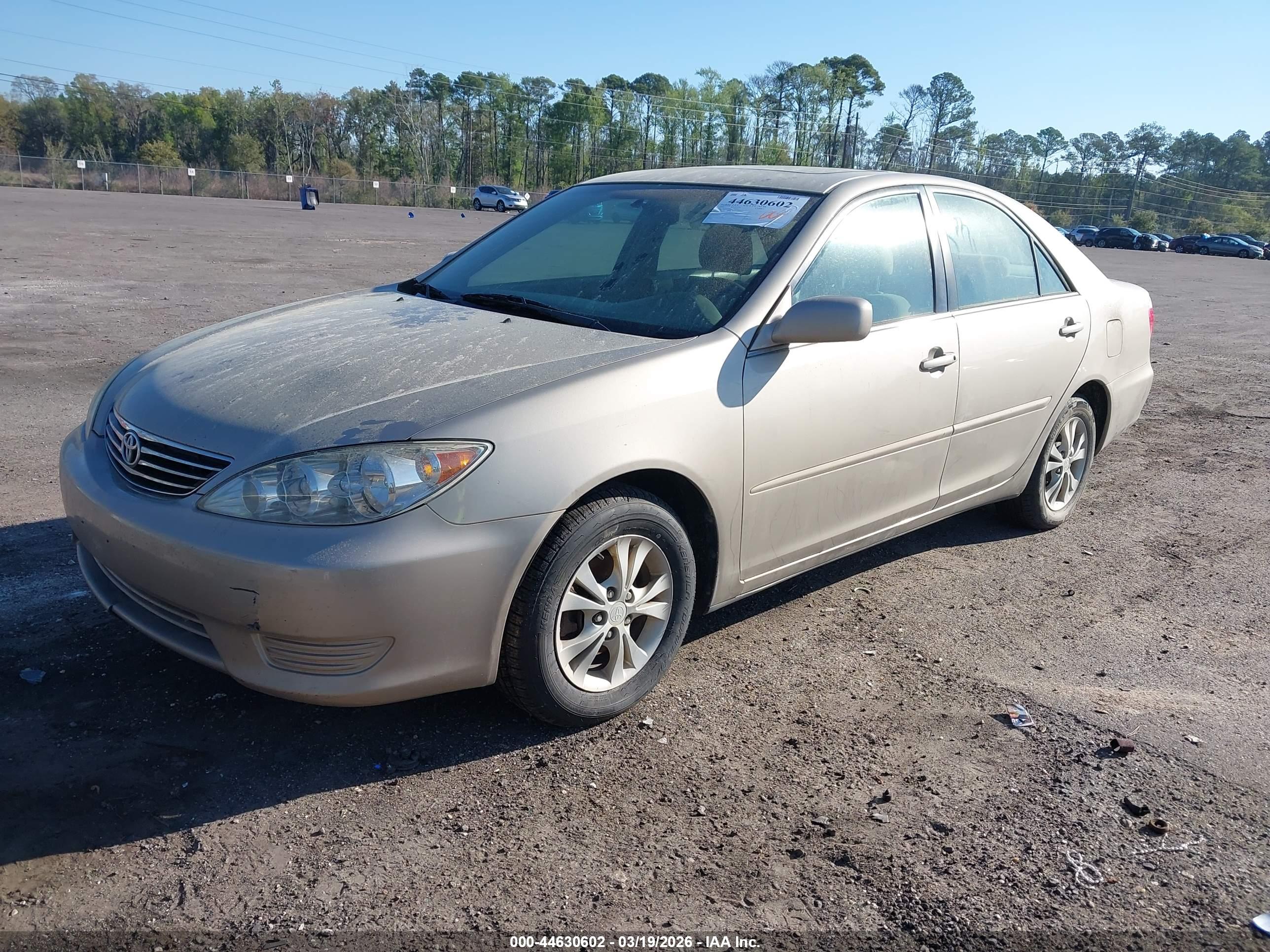 TOYOTA CAMRY image 2