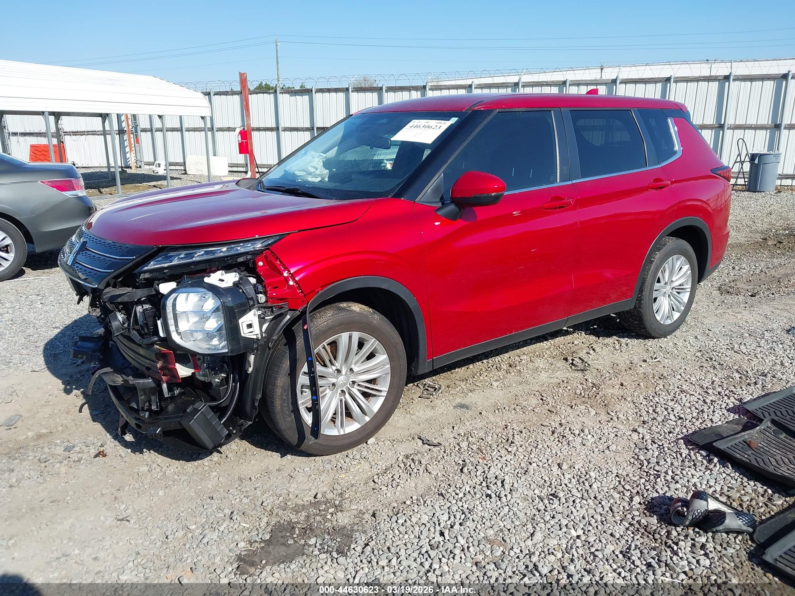MITSUBISHI OUTLANDER image 2