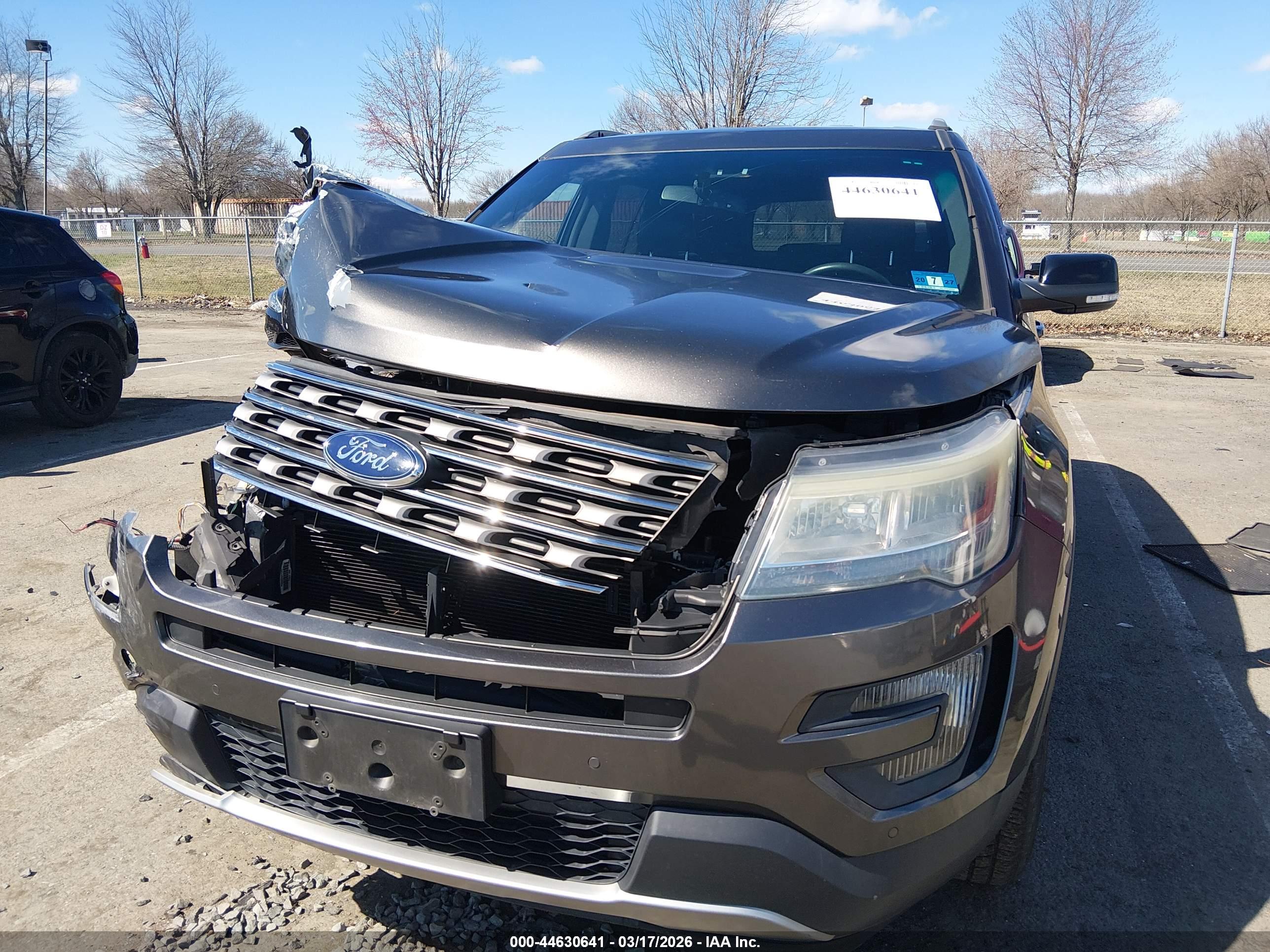 FORD EXPLORER image 6