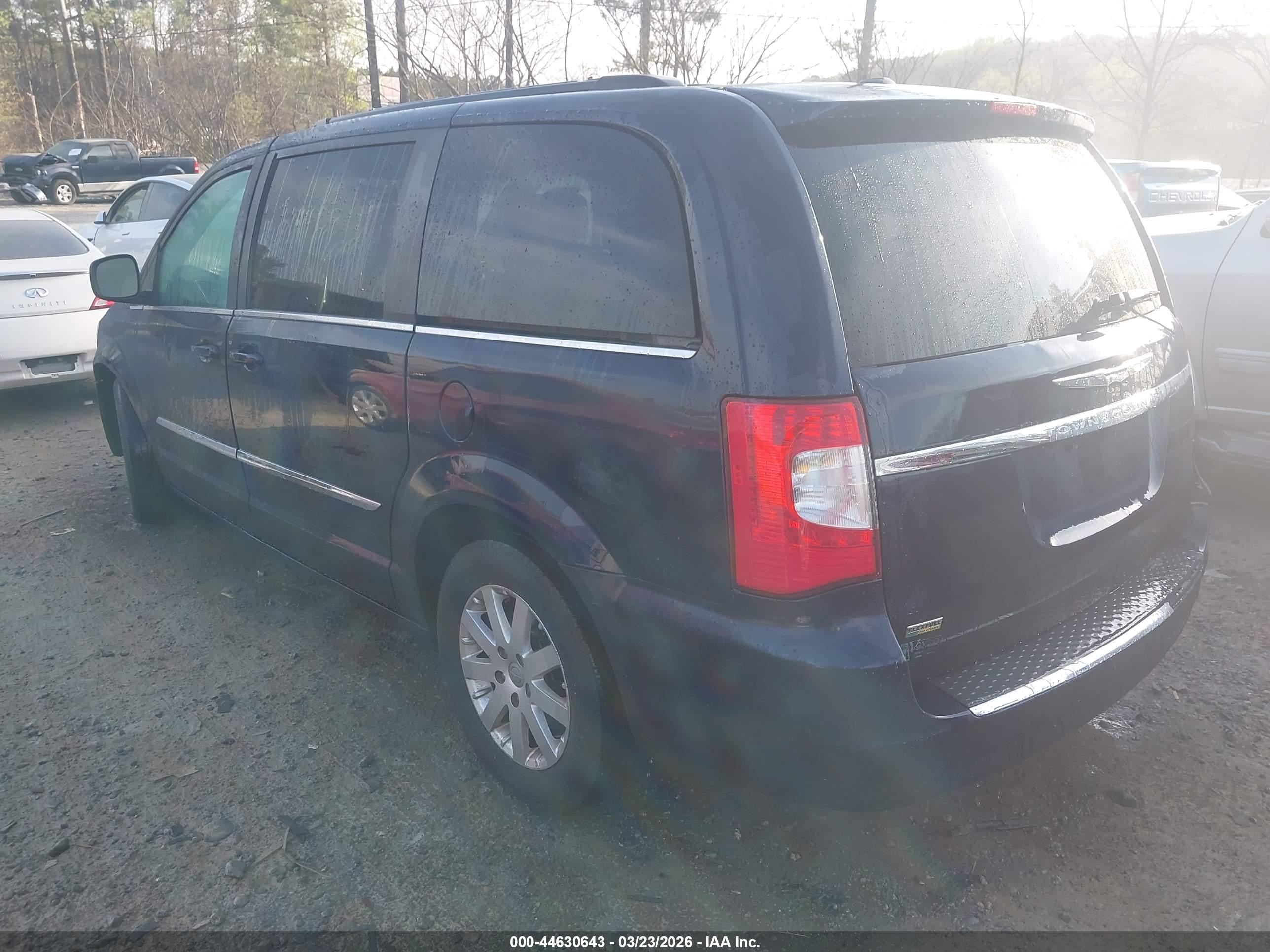 CHRYSLER TOWN image 3
