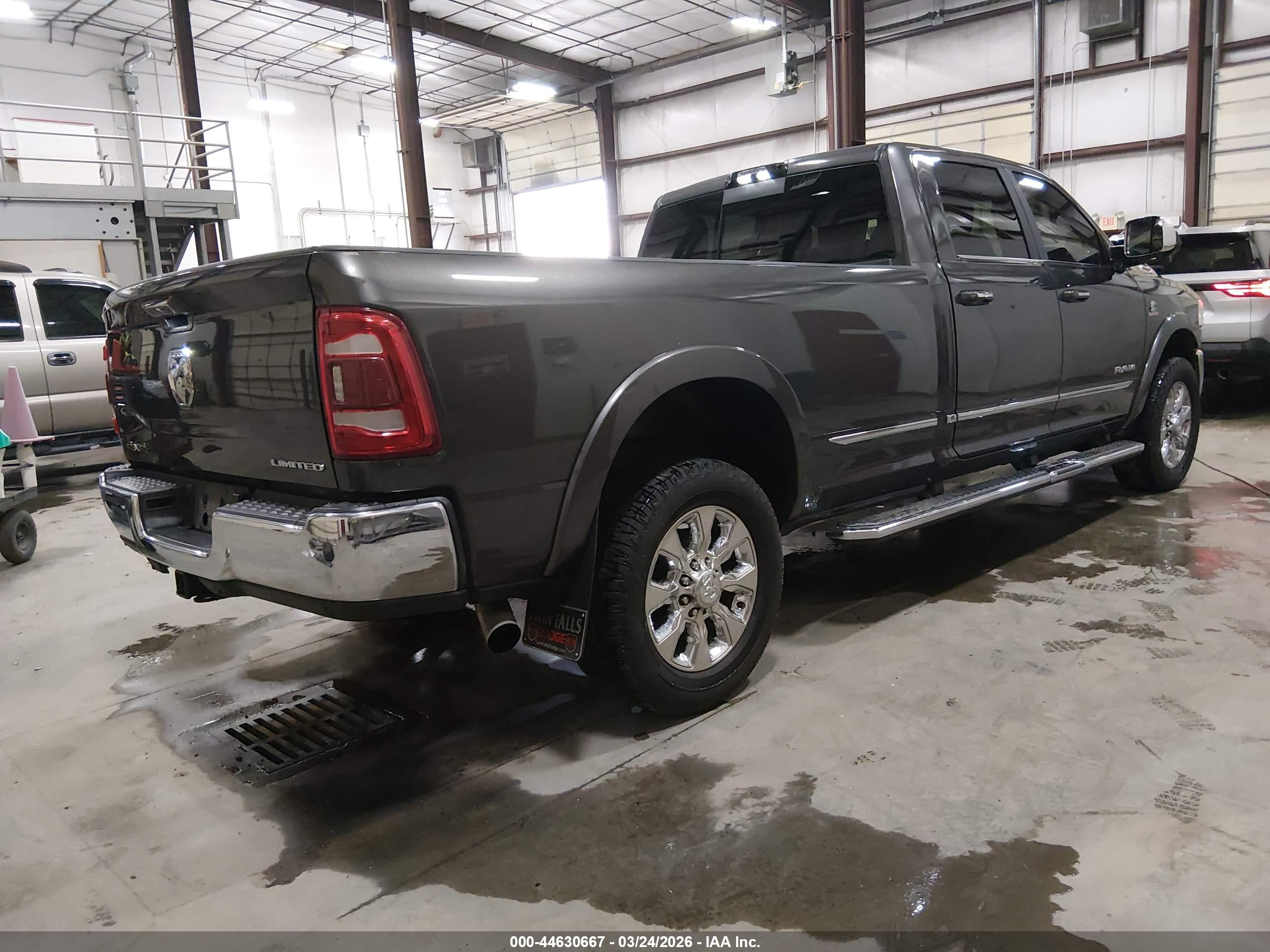 RAM 3500 image 4