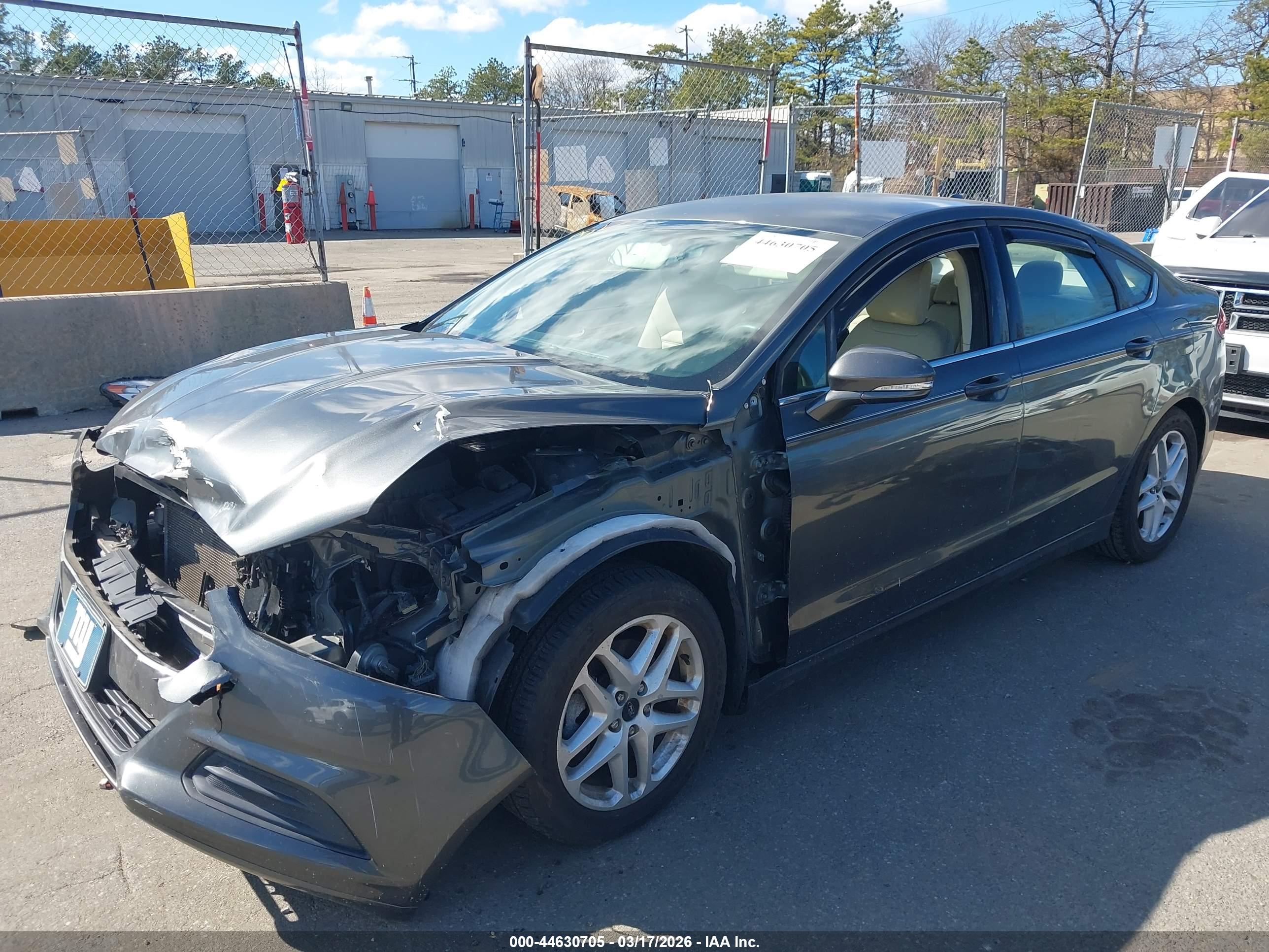 FORD FUSION image 2