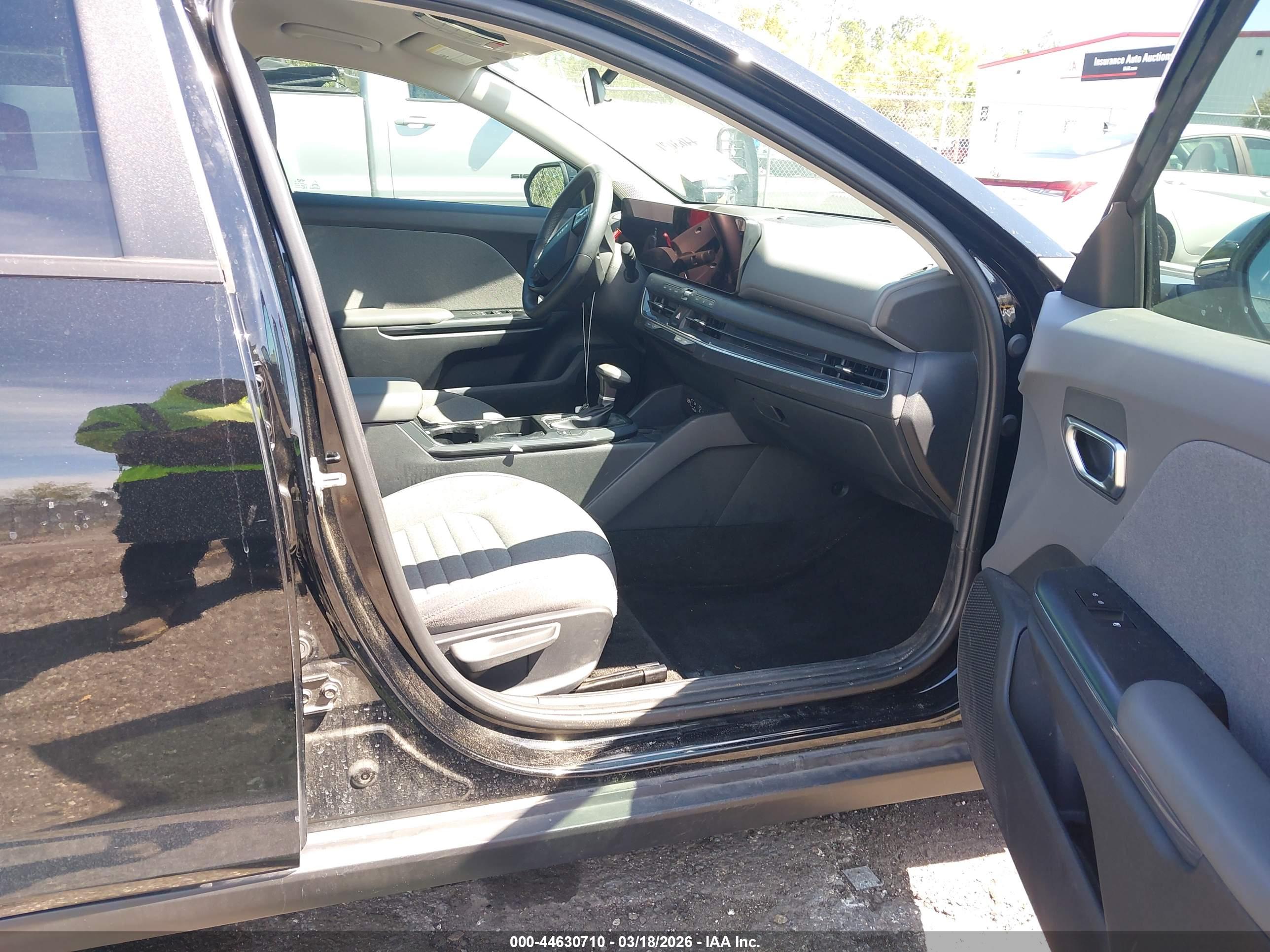 KIA K4 image 5