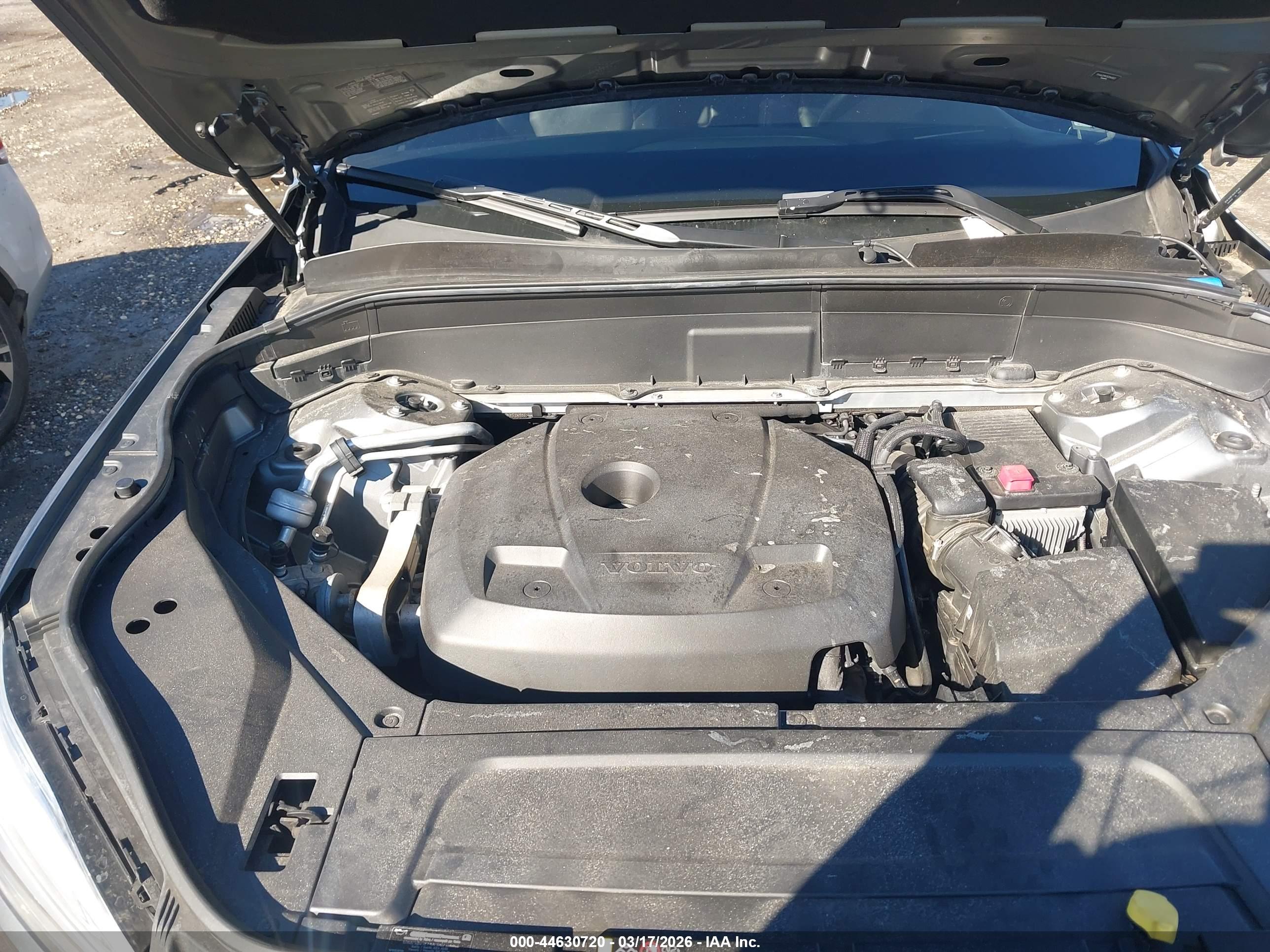 VOLVO XC90 image 10