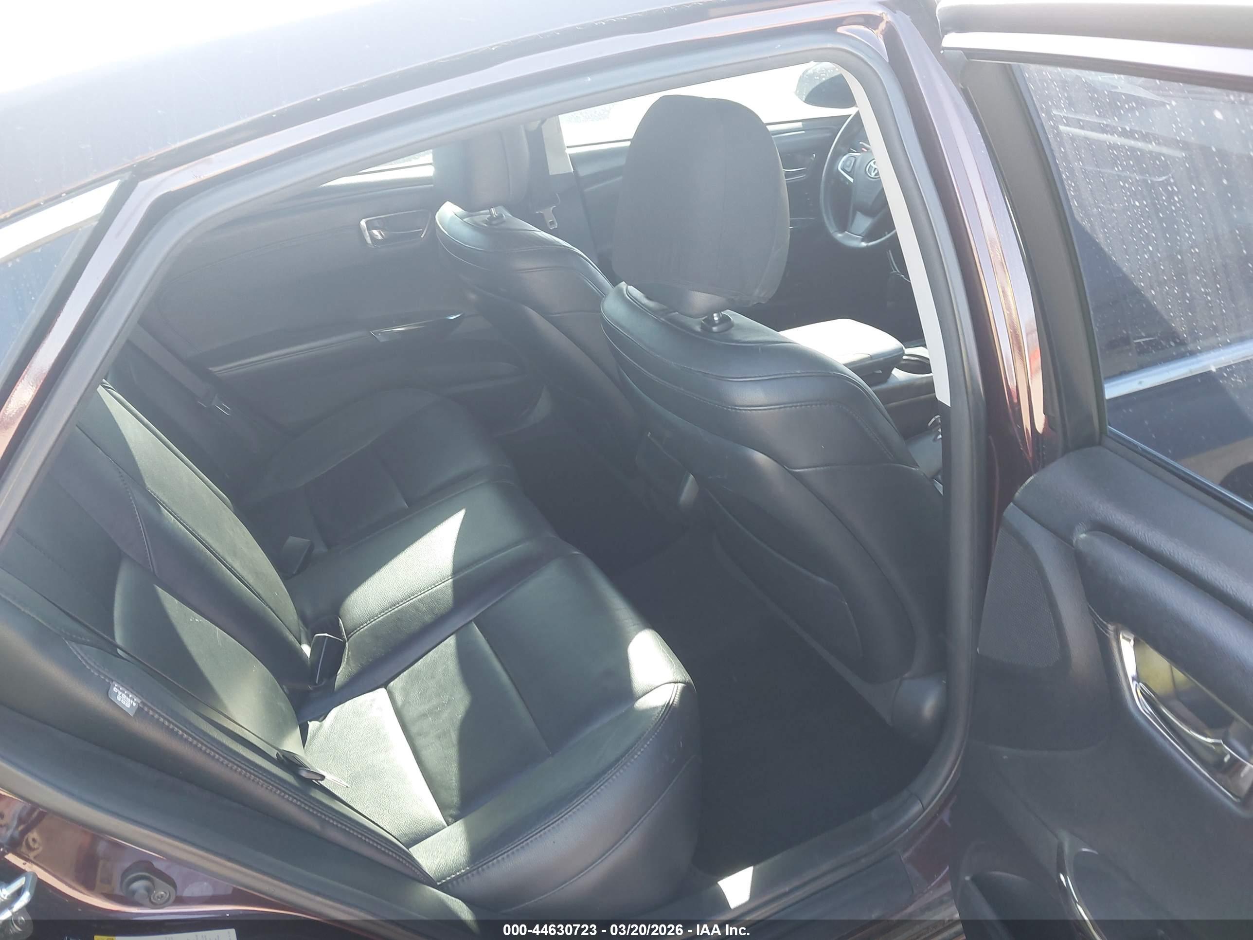 TOYOTA AVALON image 8