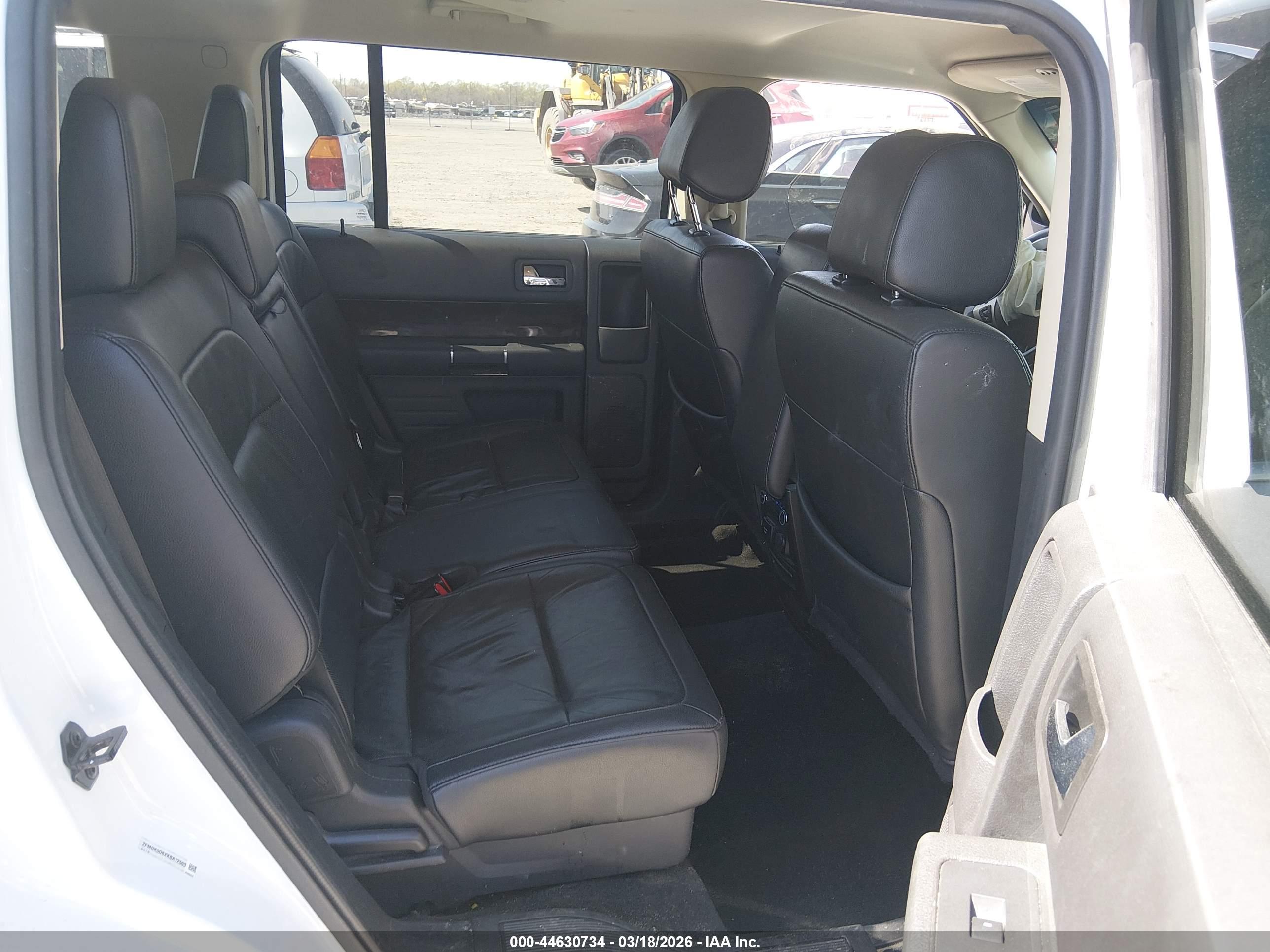 FORD FLEX image 8