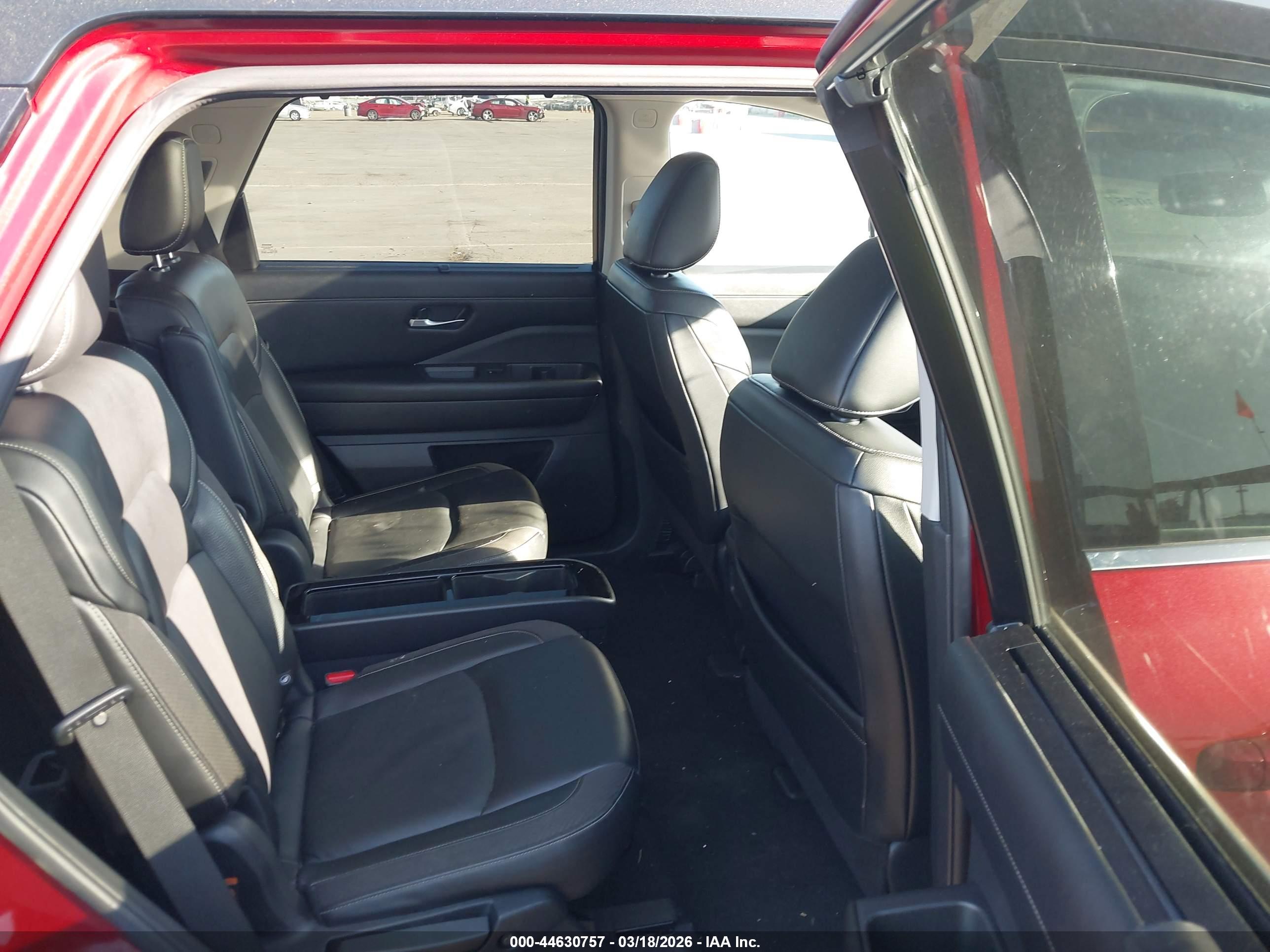 NISSAN PATHFINDER image 8