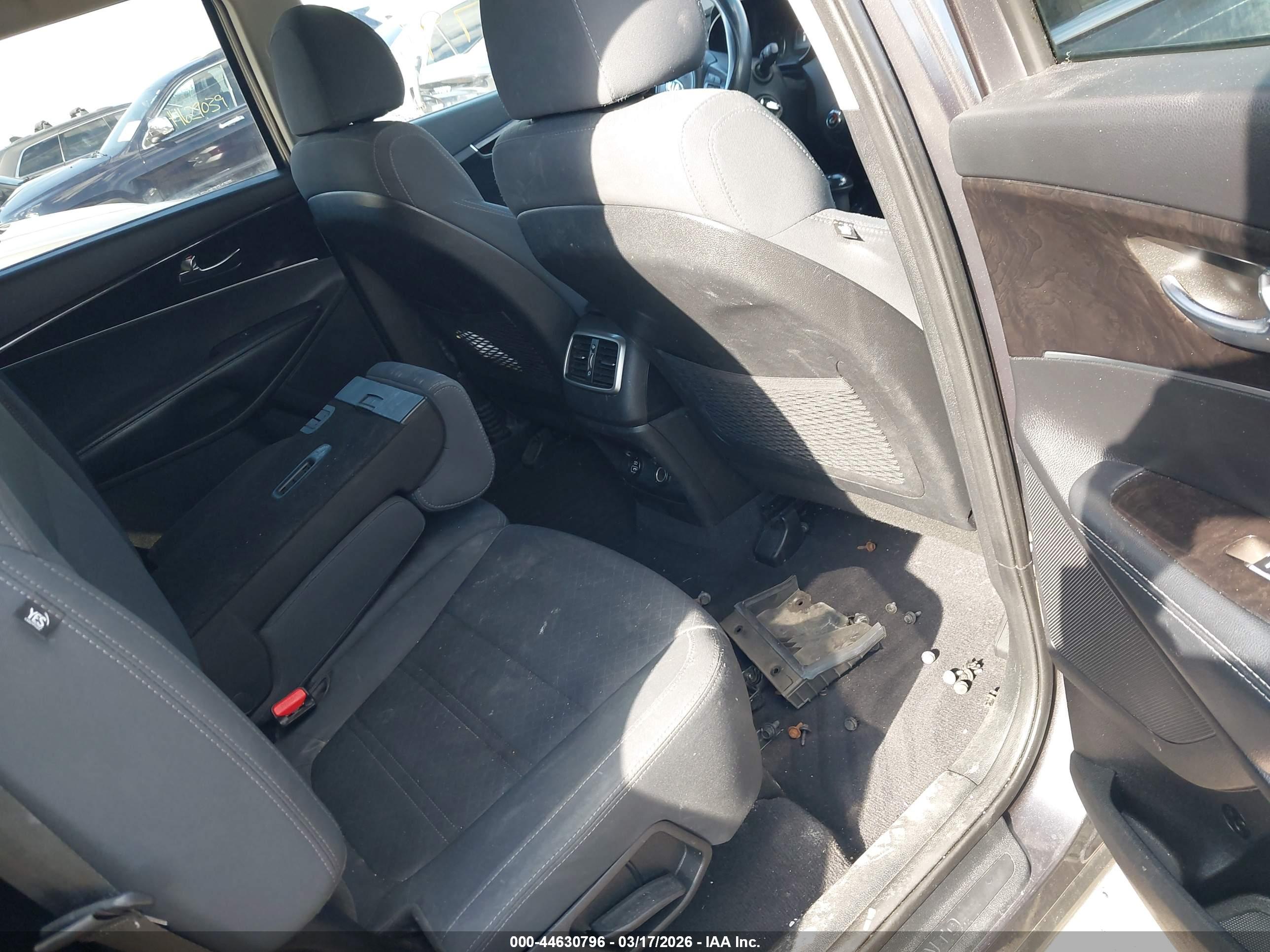 KIA SORENTO image 8