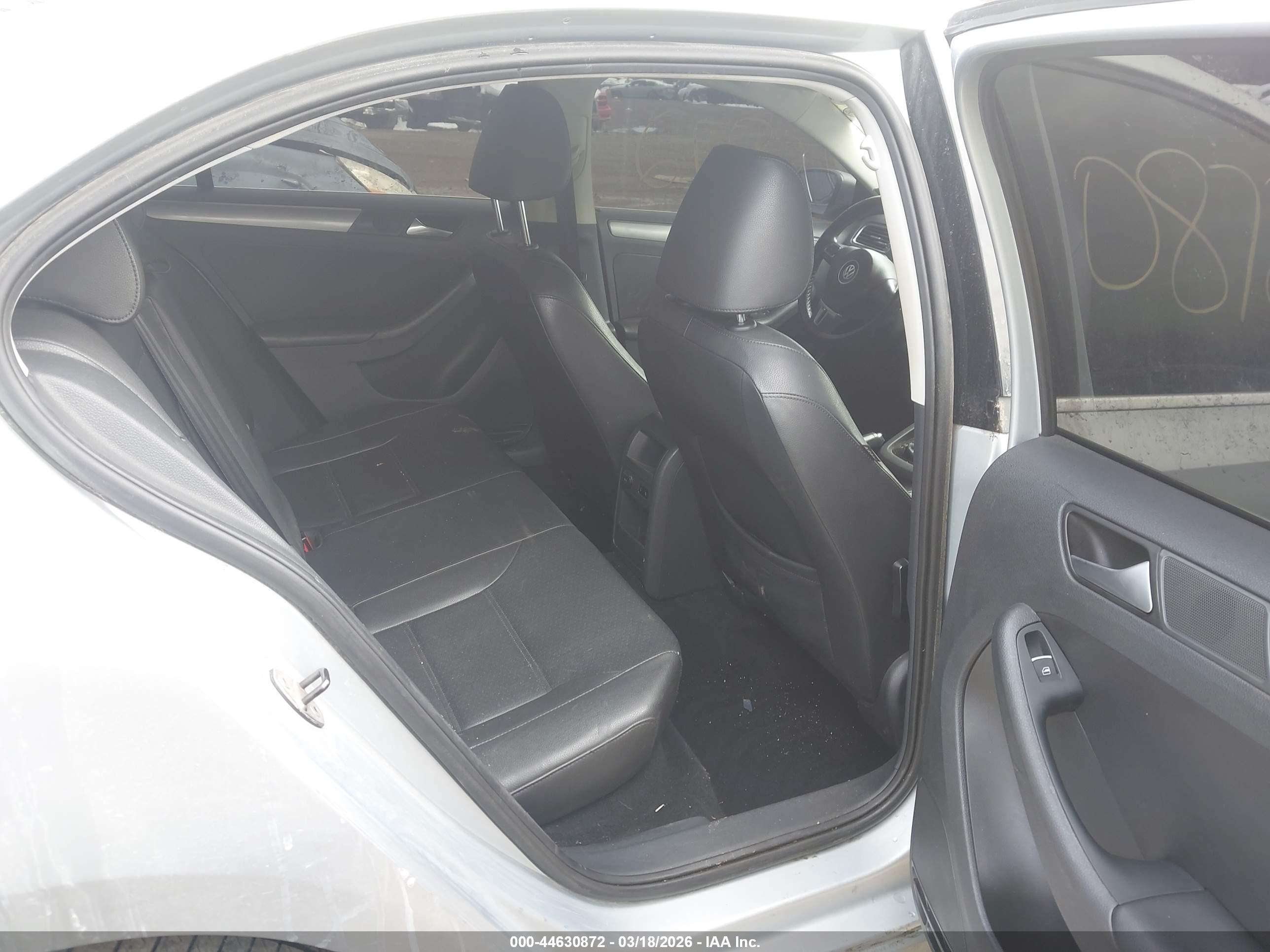 VOLKSWAGEN JETTA image 8