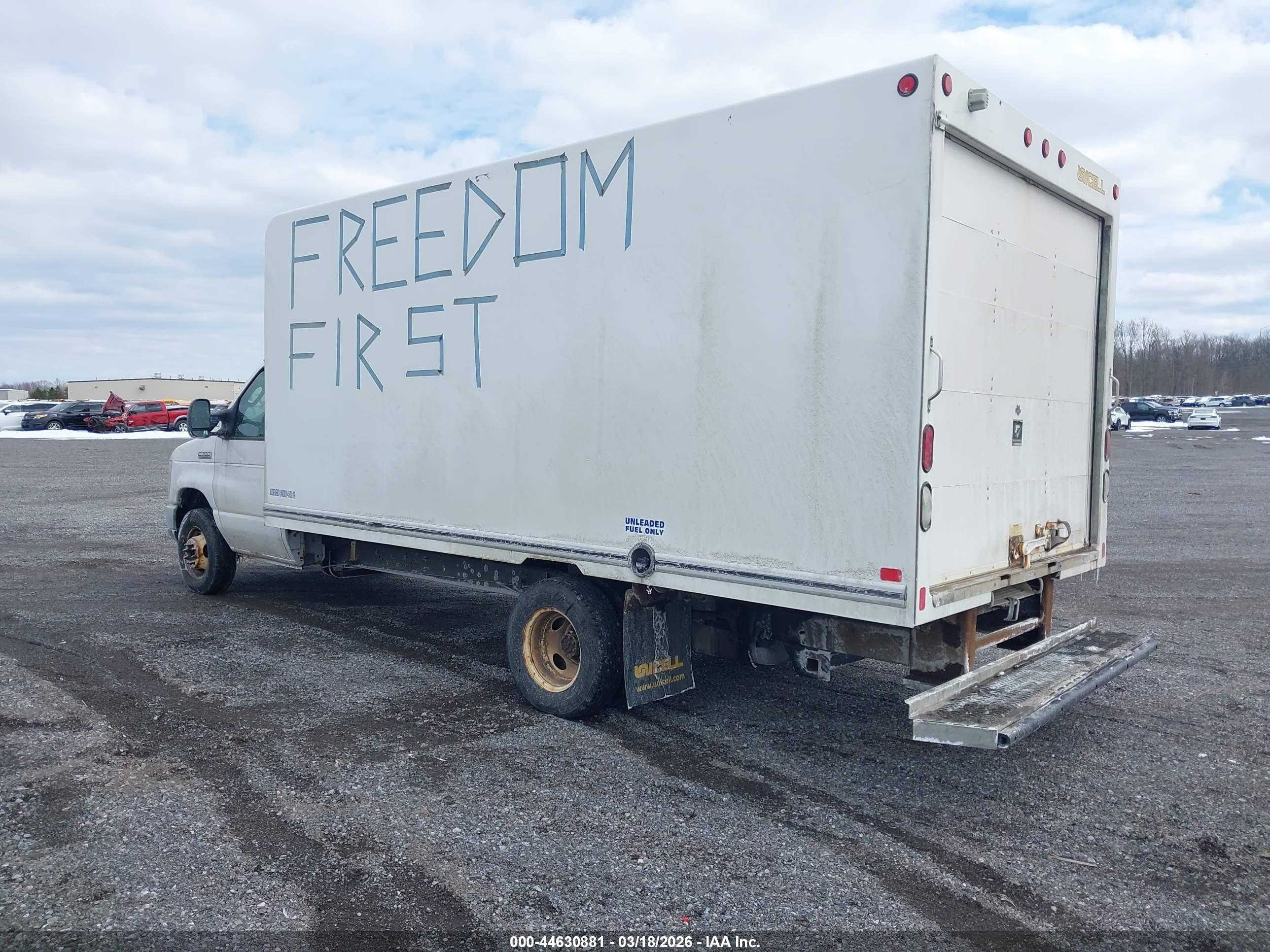FORD E-350 image 3