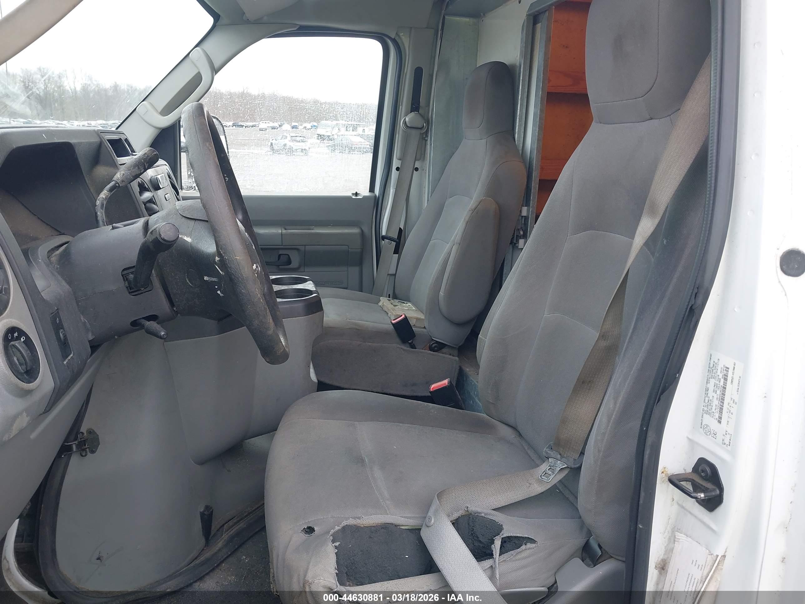 FORD E-350 image 8