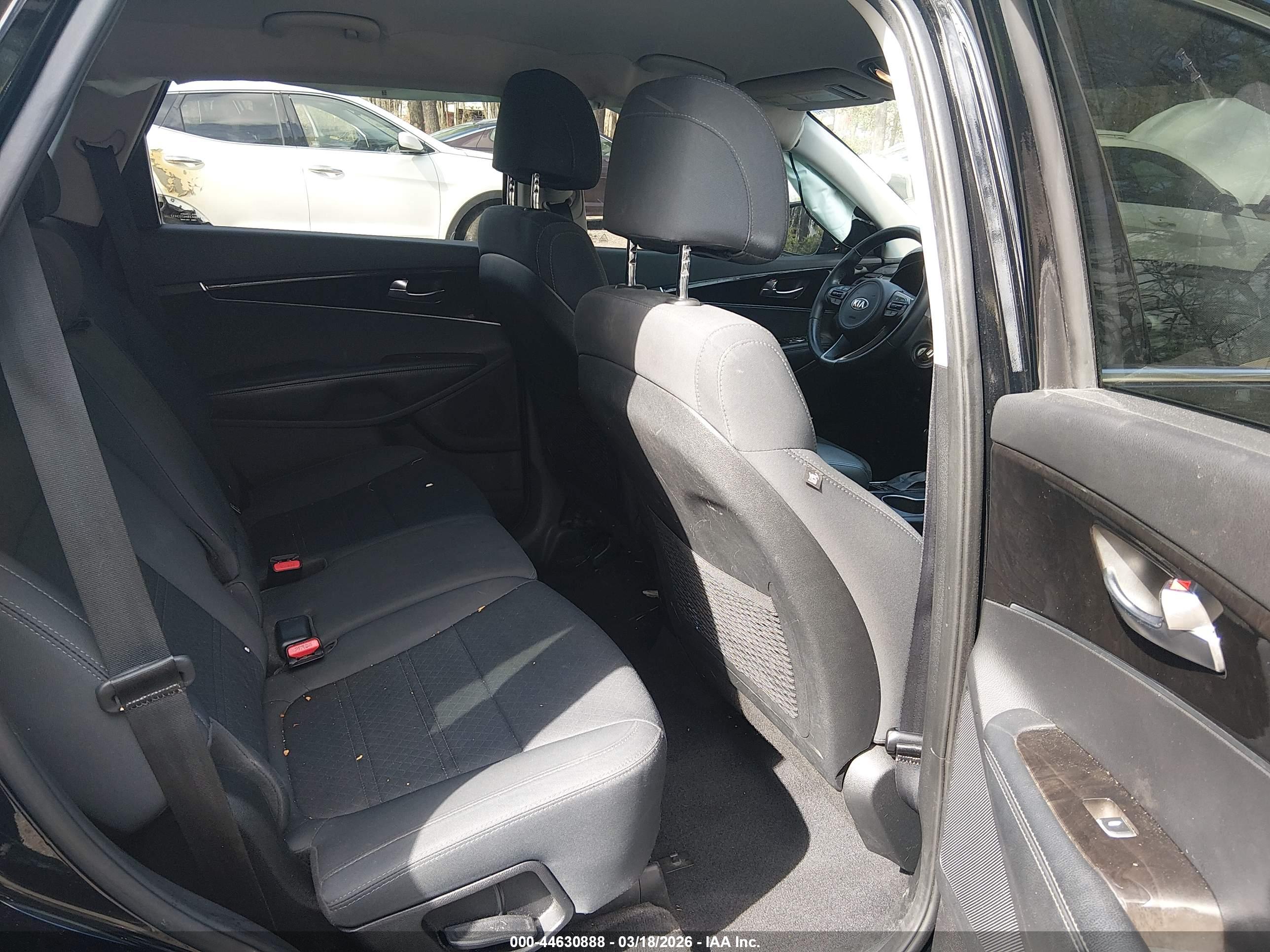 KIA SORENTO image 8