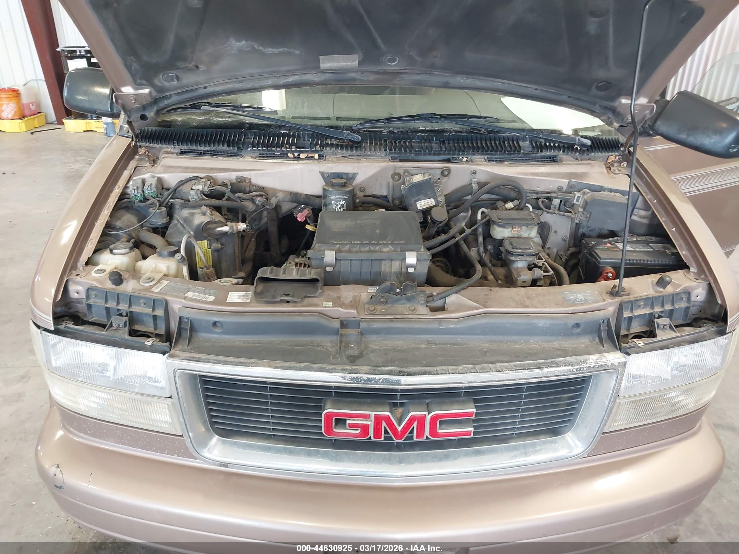 GMC SAFARI image 10