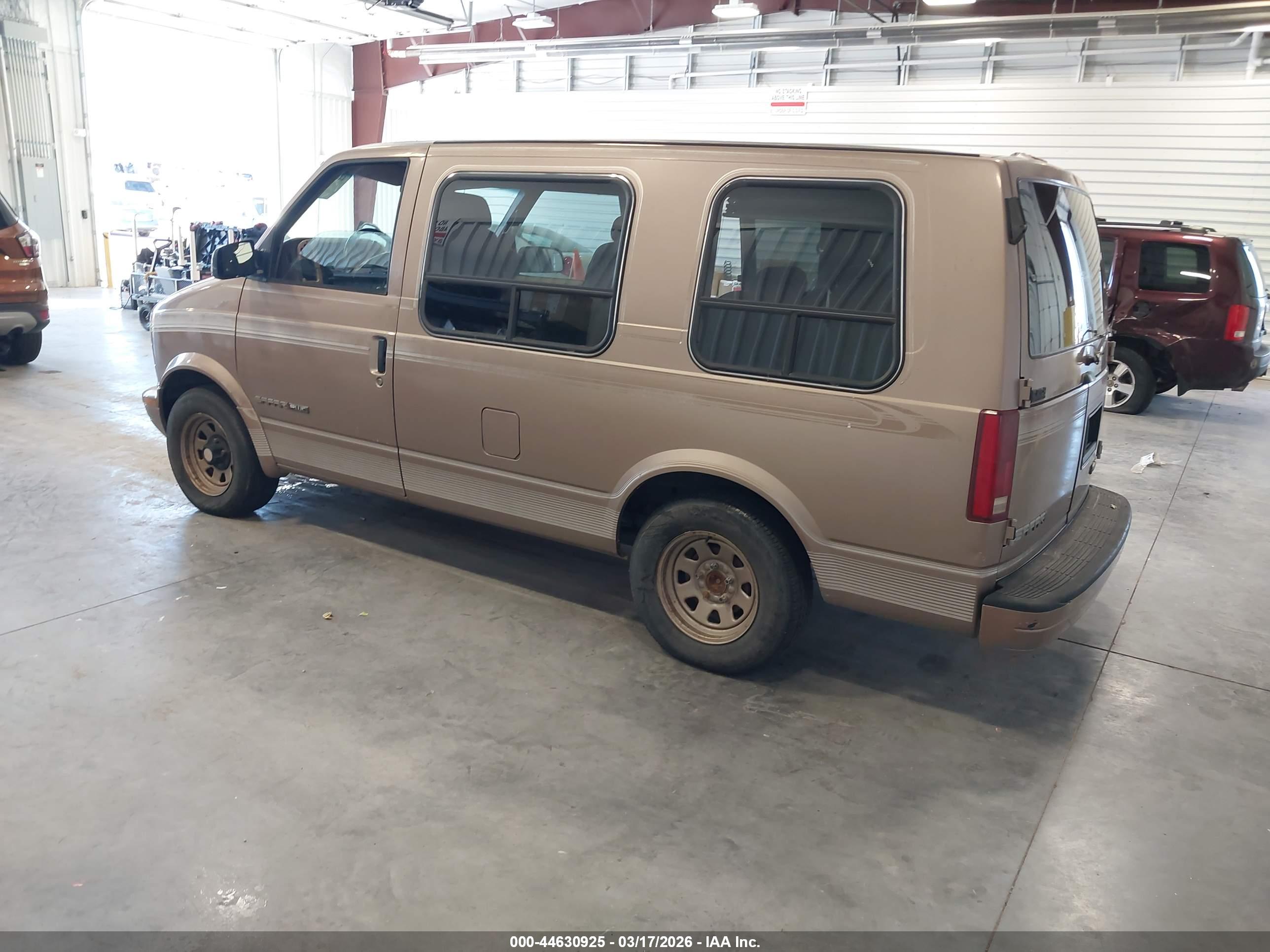 GMC SAFARI image 3