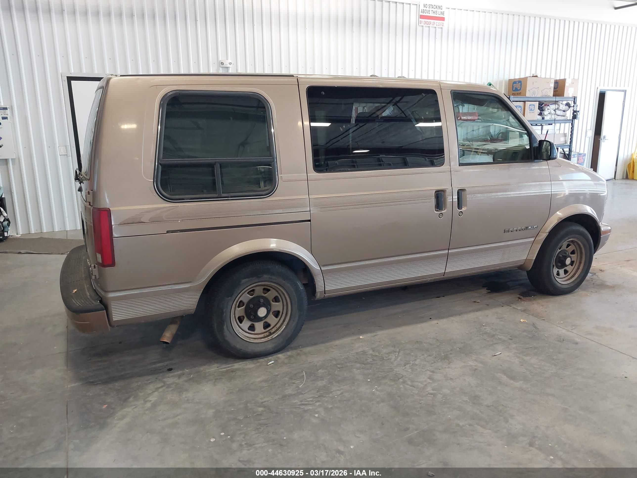 GMC SAFARI image 4