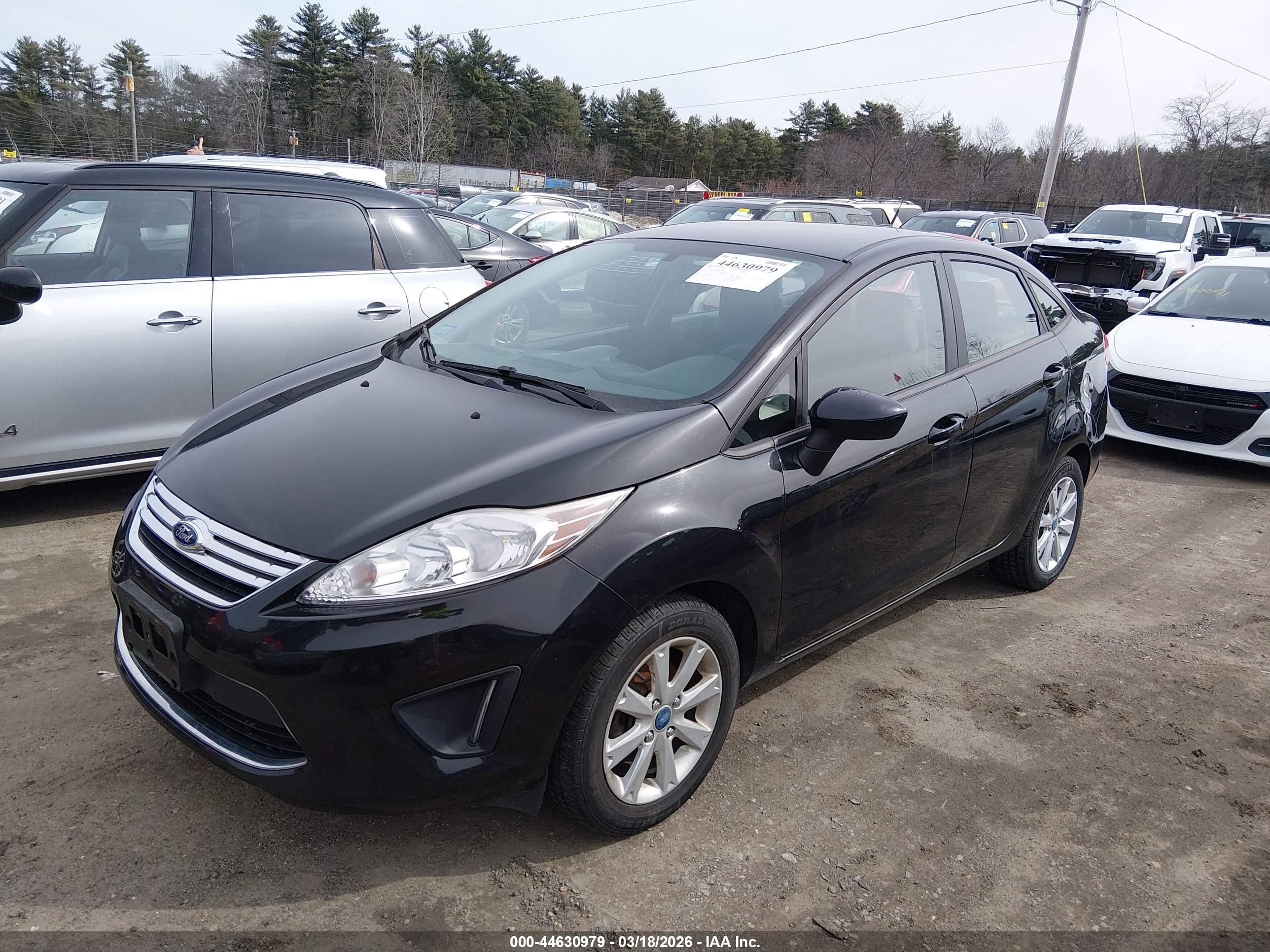 FORD FIESTA image 6