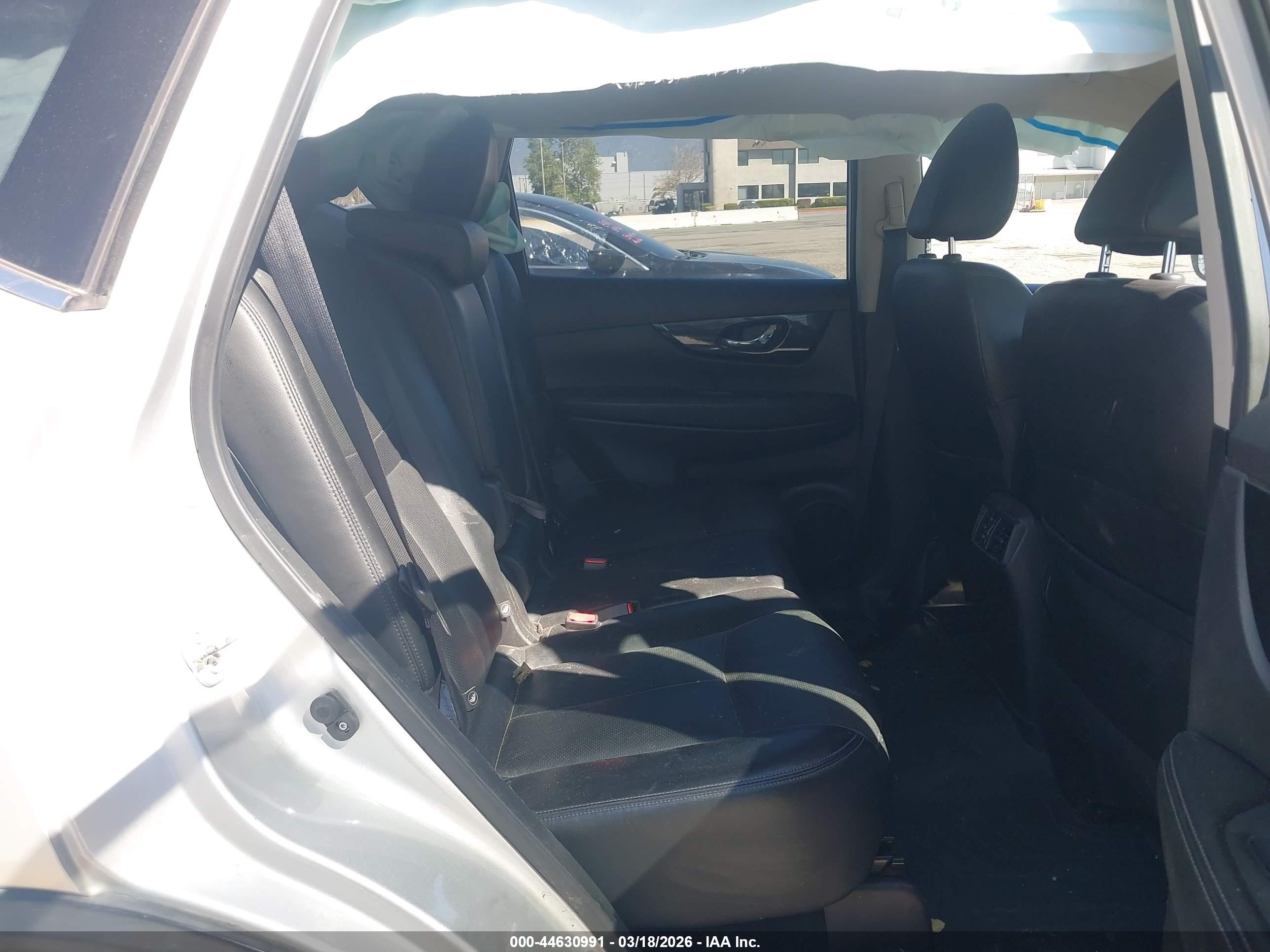 NISSAN ROGUE image 8