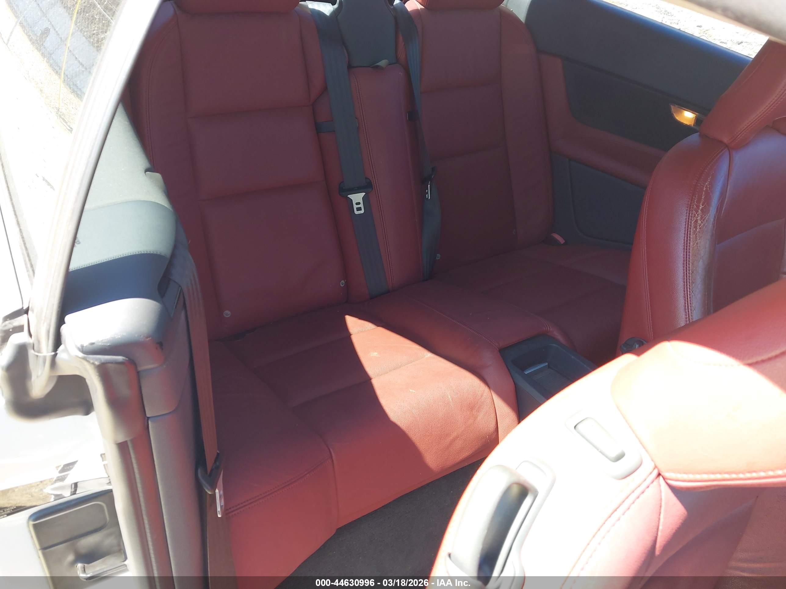 VOLVO C70 image 8