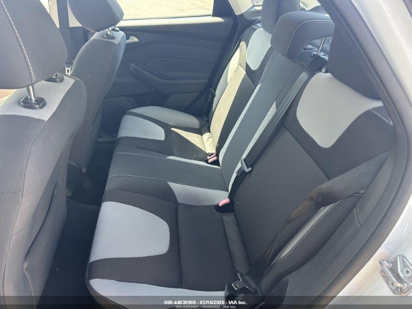 FORD FOCUS image 8