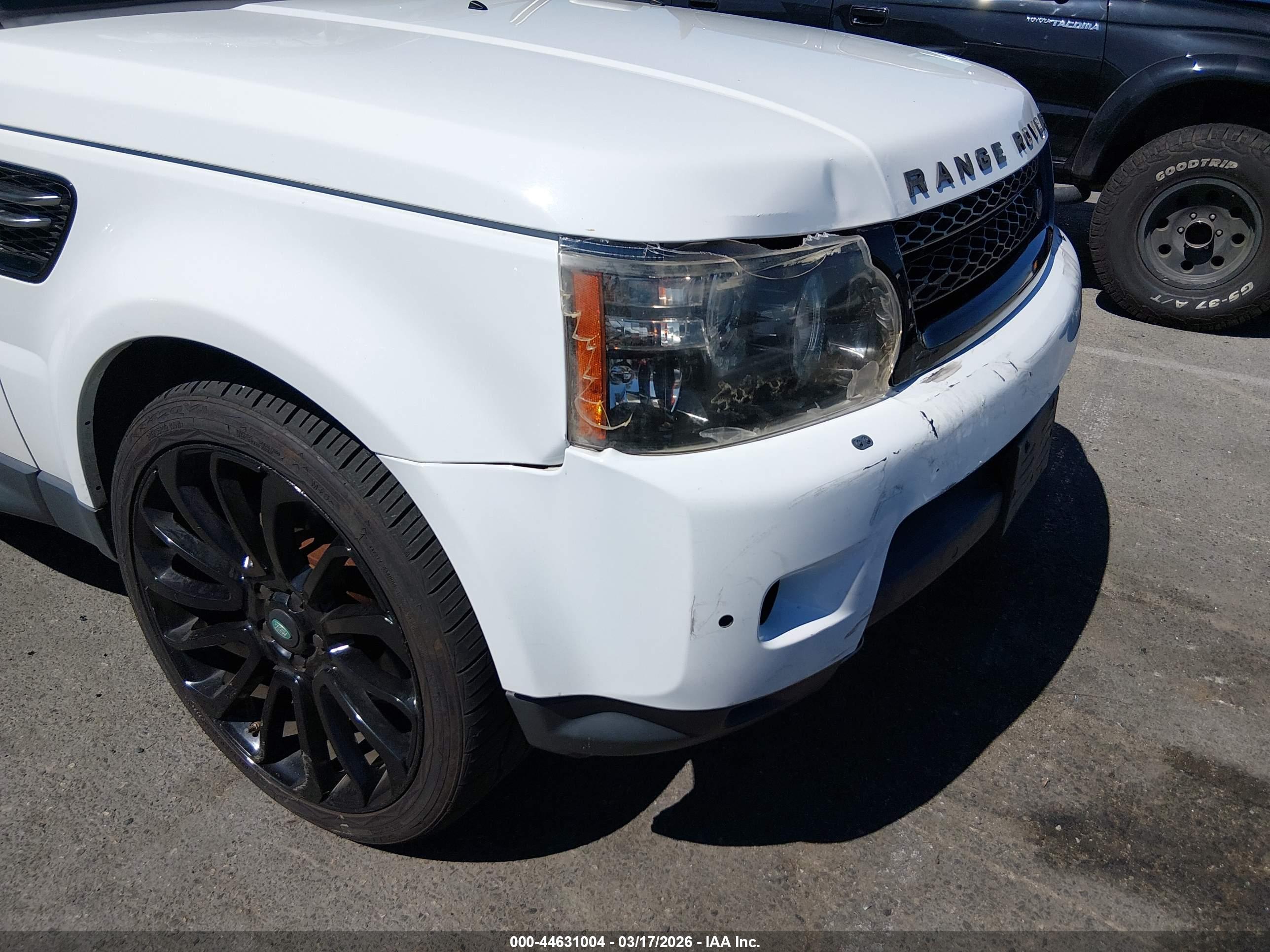 LAND ROVER image 6