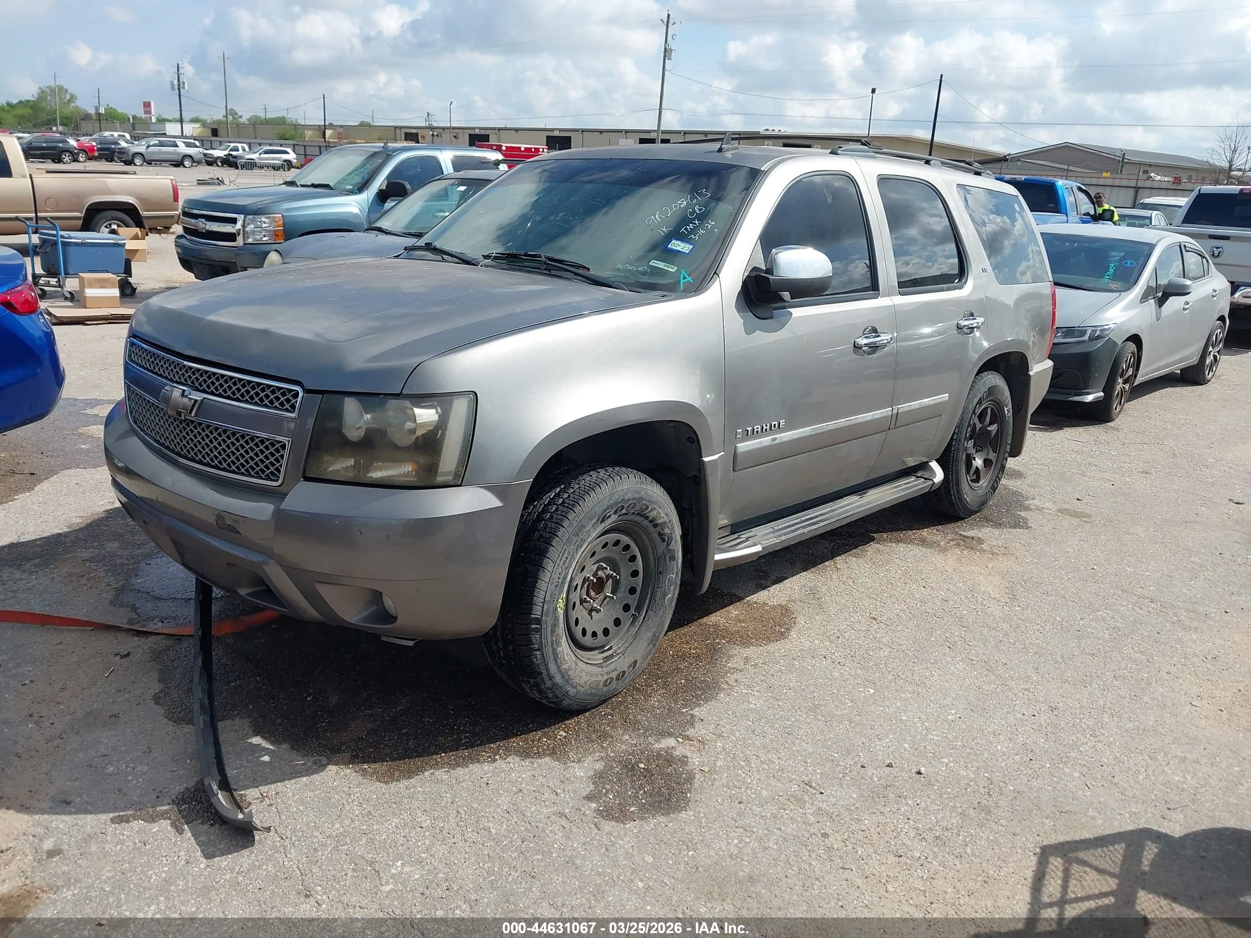 CHEVROLET TAHOE image 2