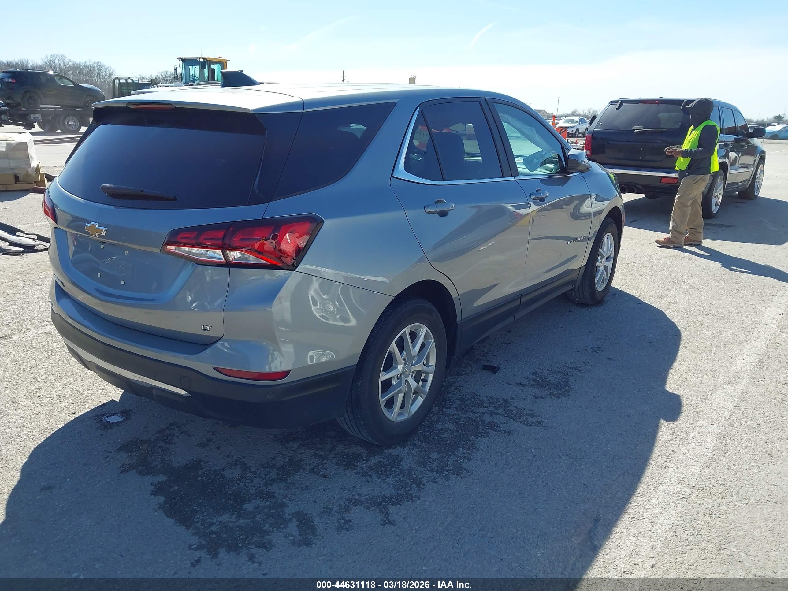 CHEVROLET EQUINOX image 4