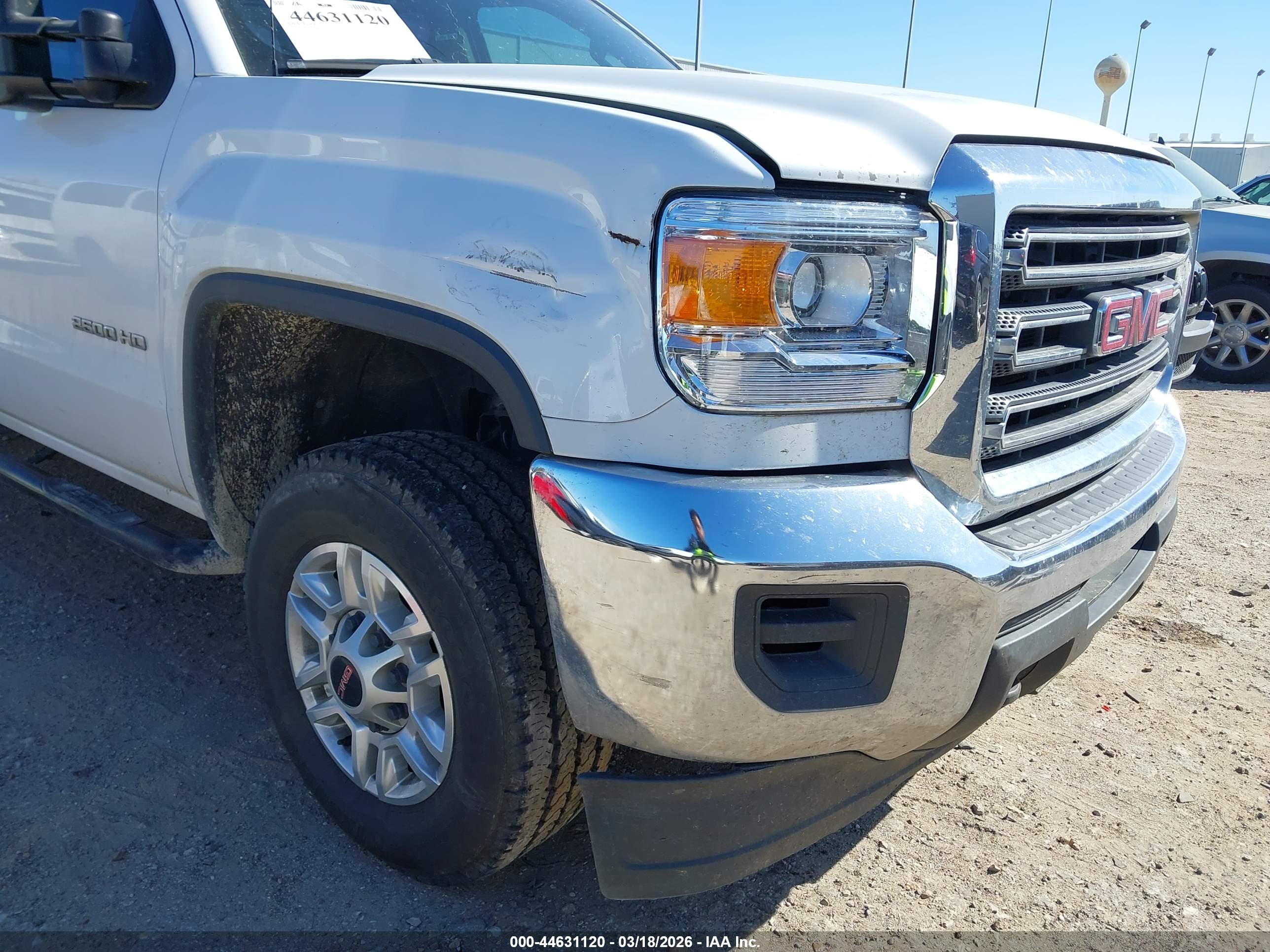 GMC SIERRA image 6