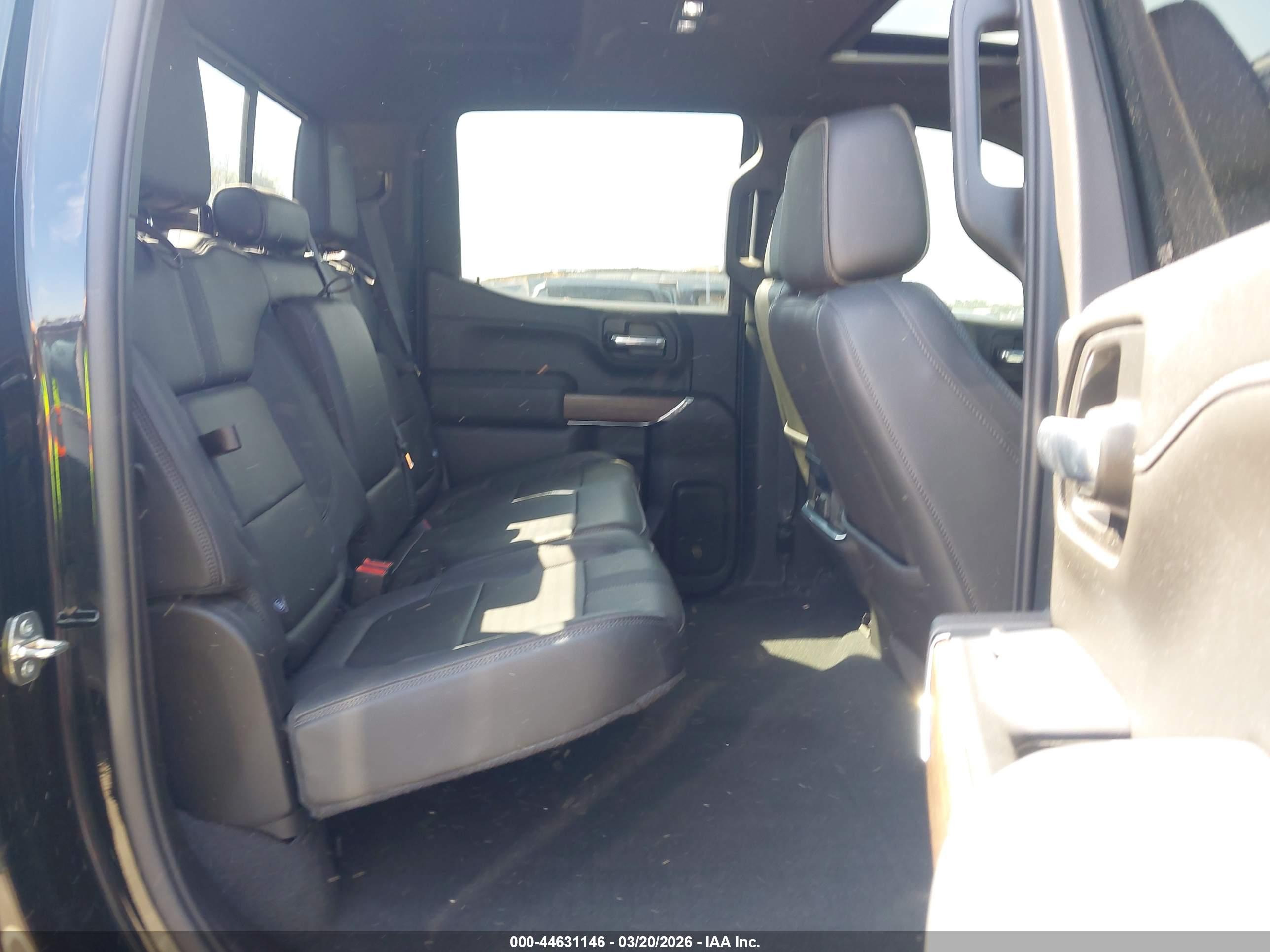 CHEVROLET SILVERADO image 8