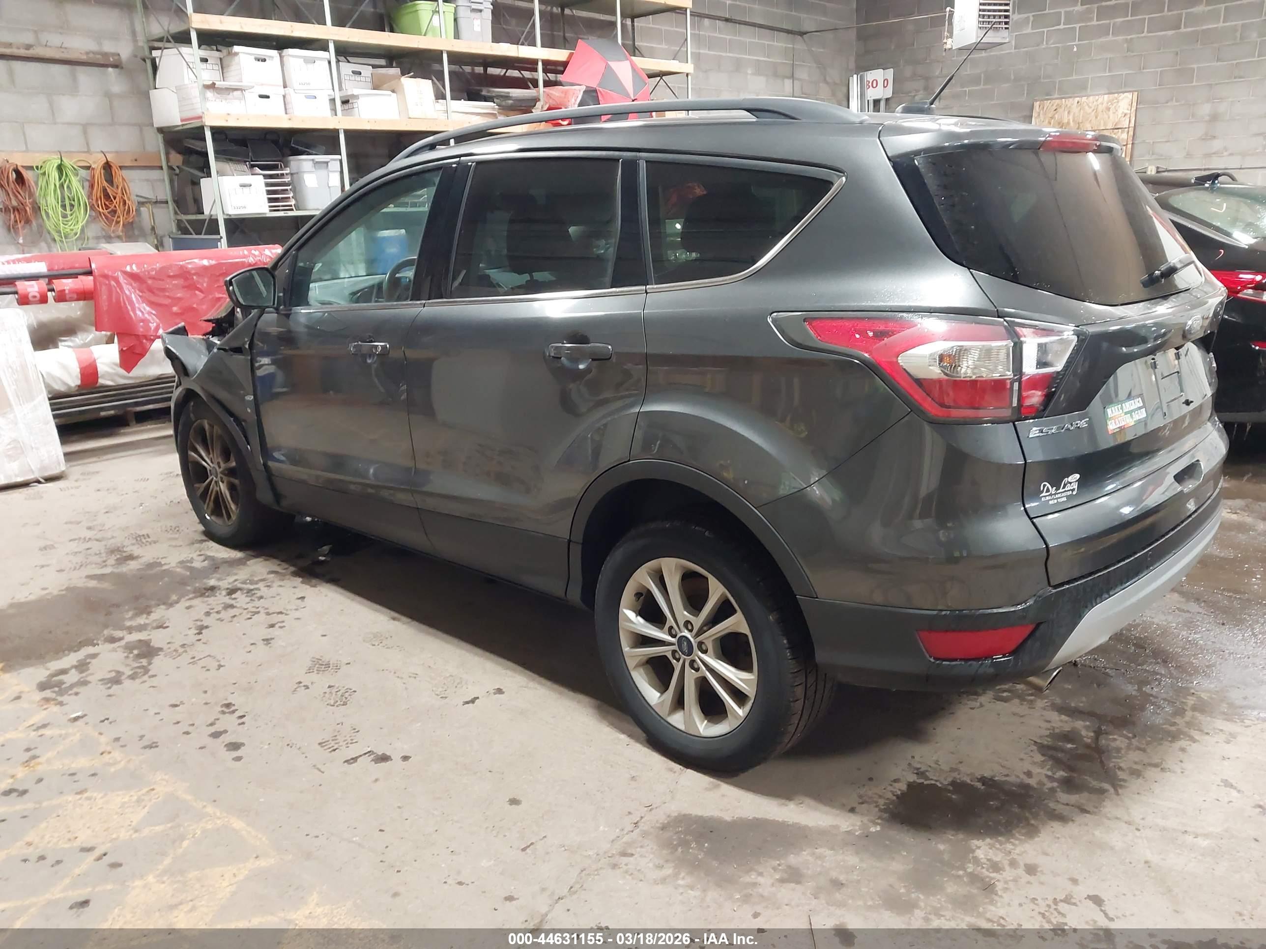 FORD ESCAPE image 3
