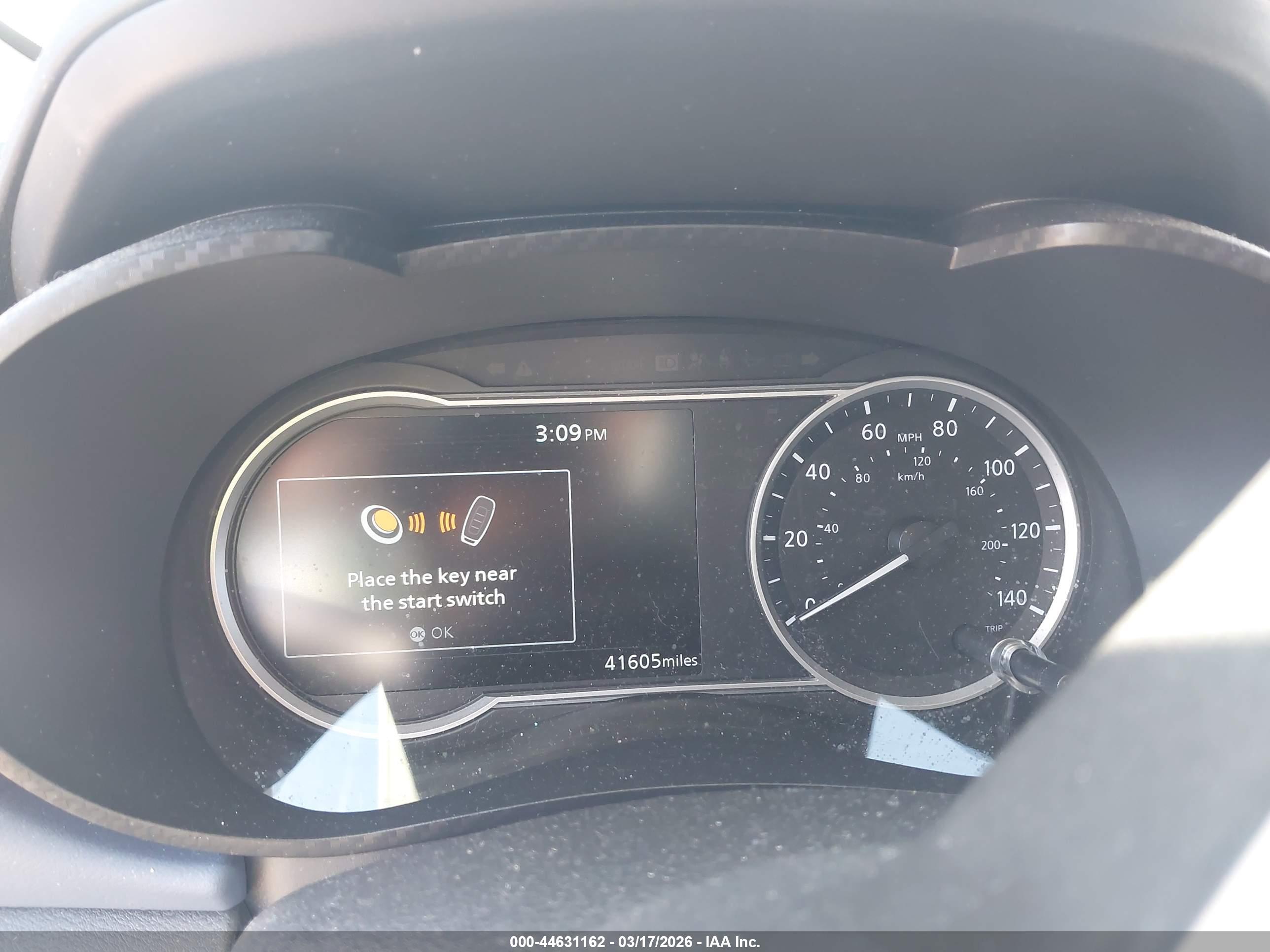 NISSAN VERSA image 7