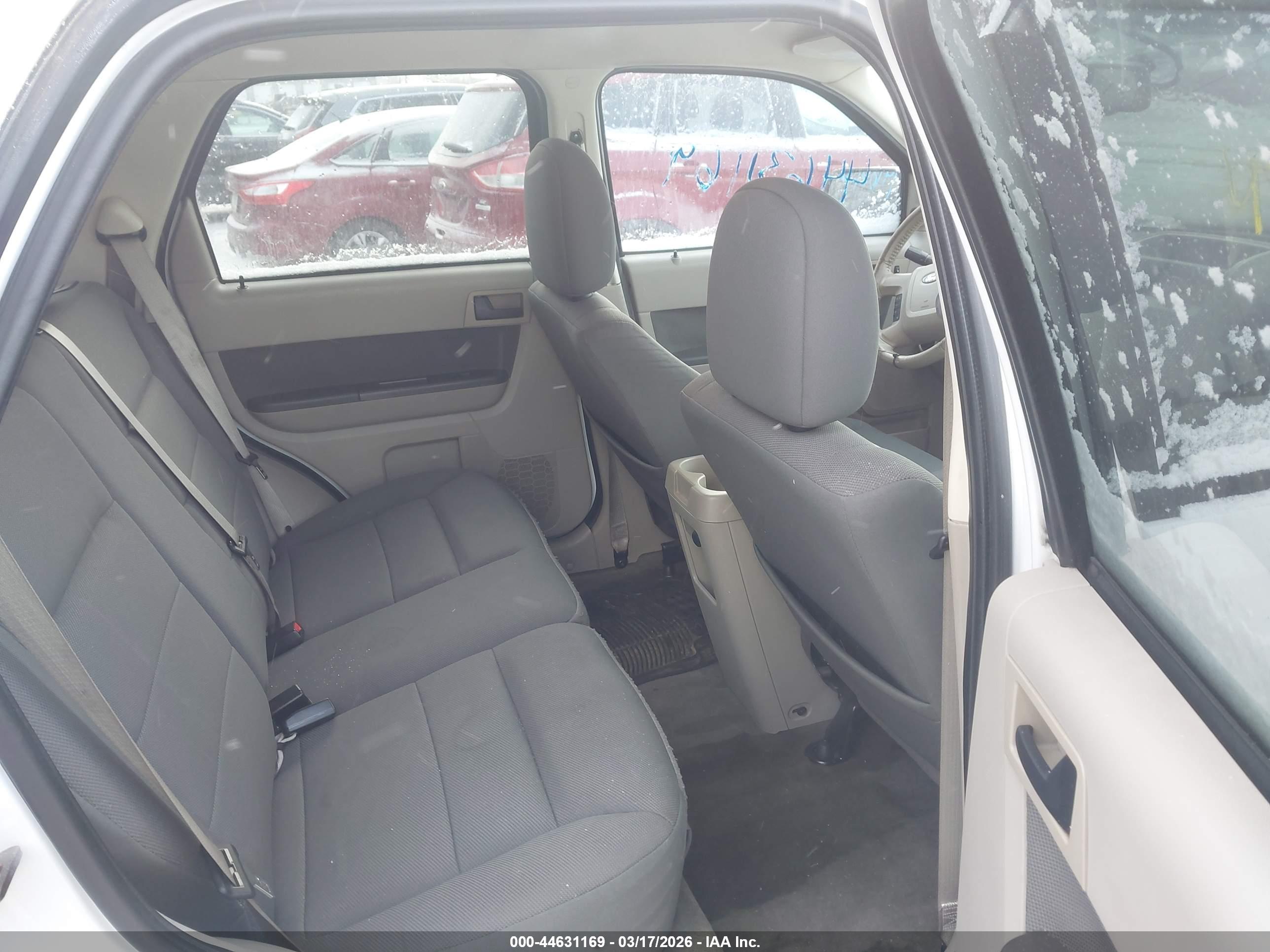 FORD ESCAPE image 8