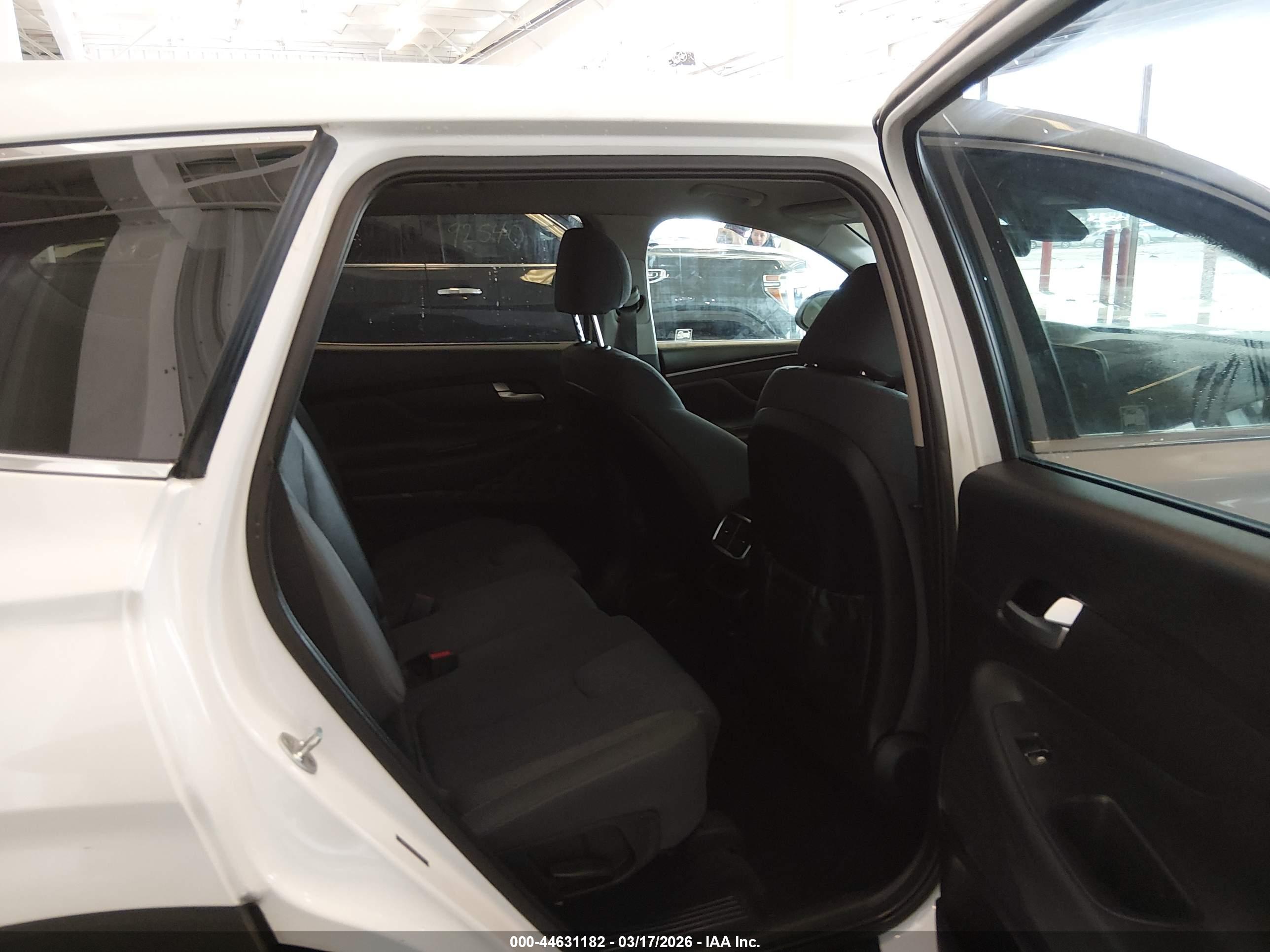 HYUNDAI SANTA image 8