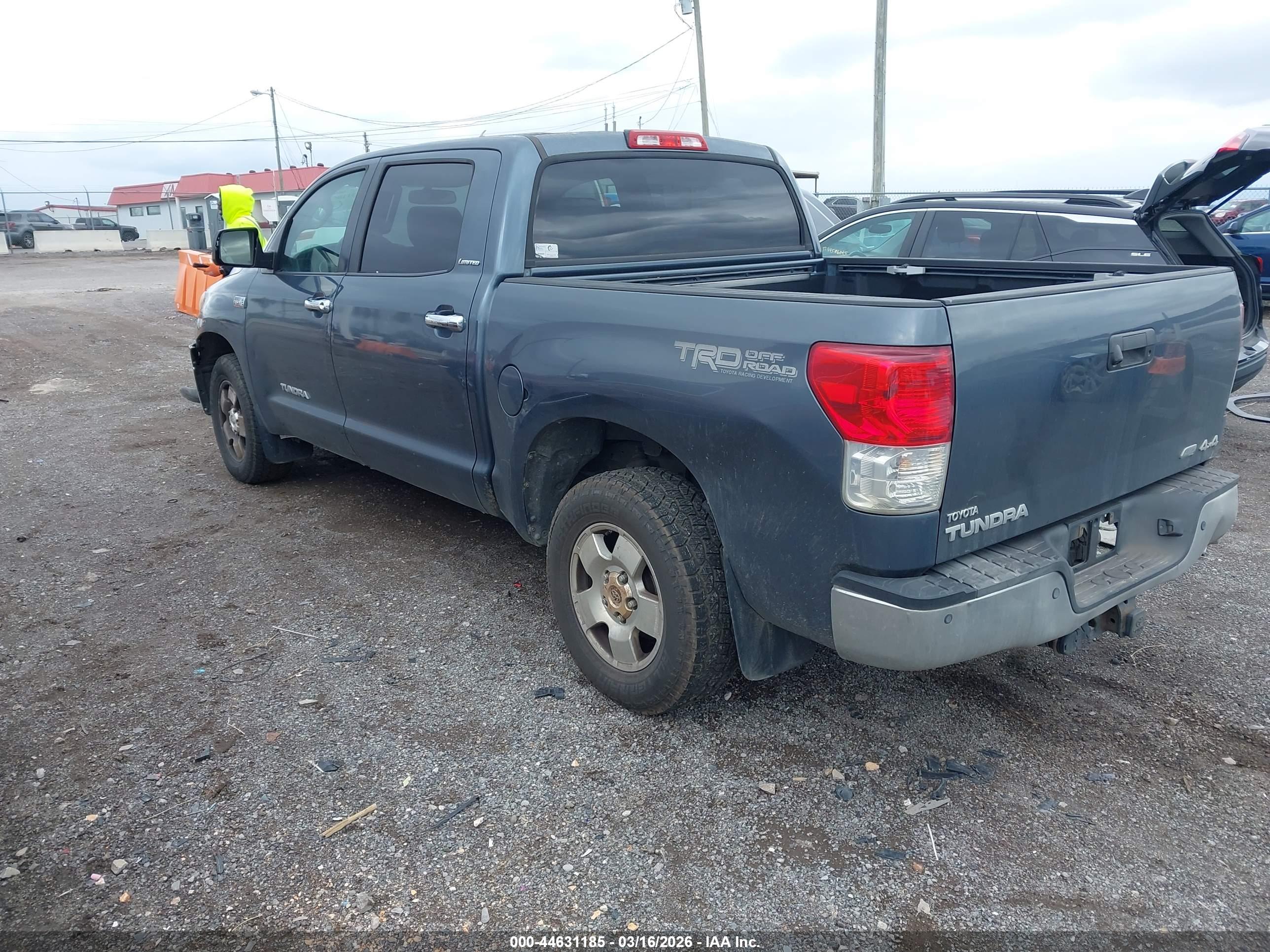 TOYOTA TUNDRA image 3
