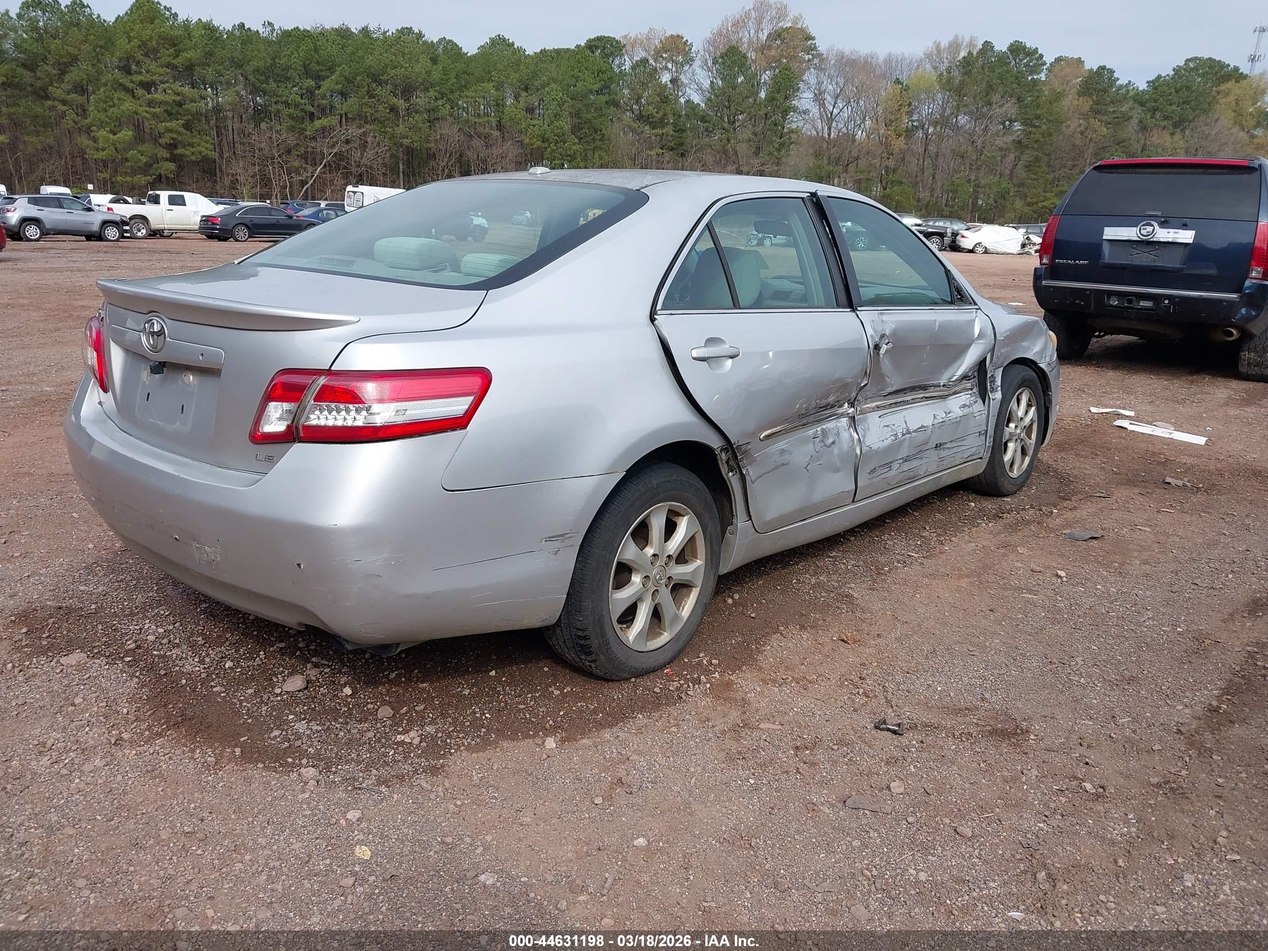 TOYOTA CAMRY image 4