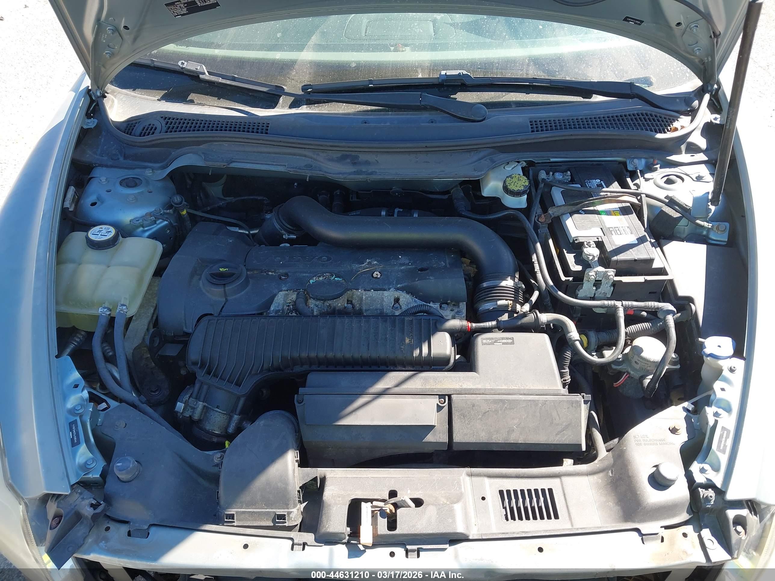 VOLVO C70 image 10