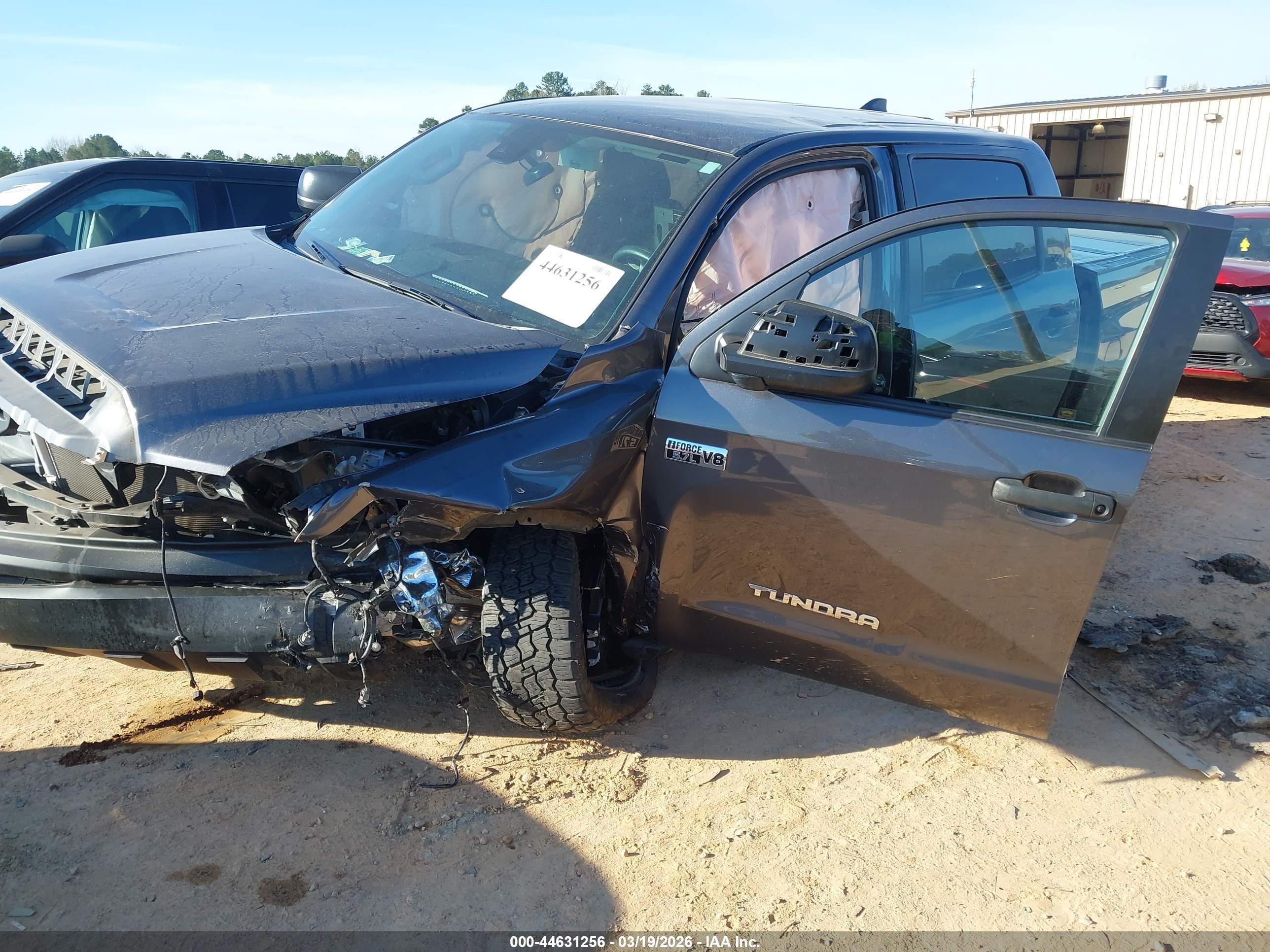 TOYOTA TUNDRA image 2