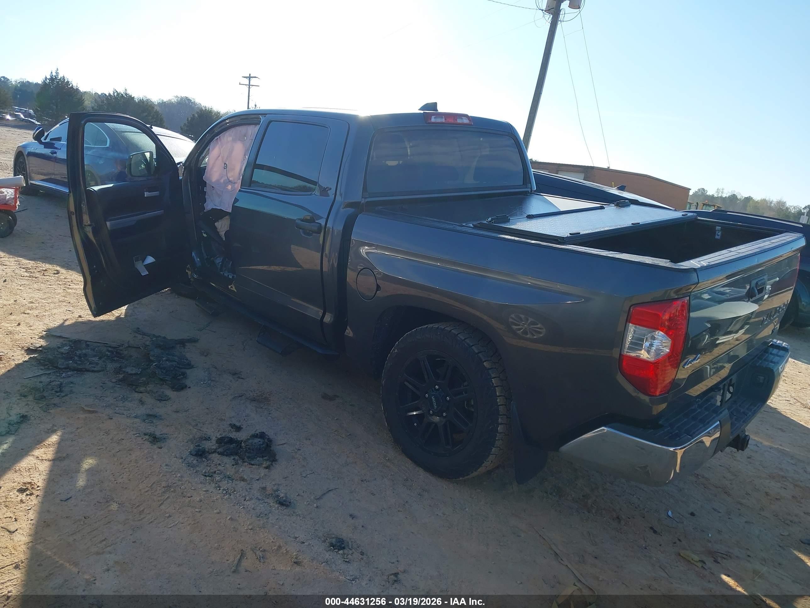 TOYOTA TUNDRA image 3